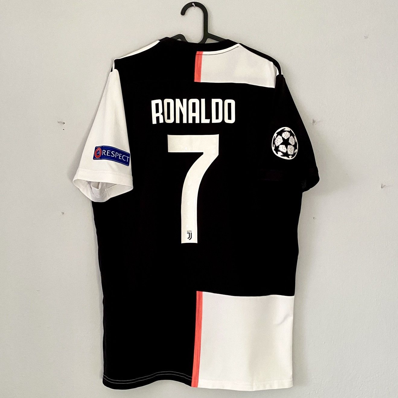 Adidas 2019 2020 Juventus Ronaldo Adidas Home UCL Kit Soccer Jersey Size US L / EU 52-54 / 3 - 8 Thumbnail