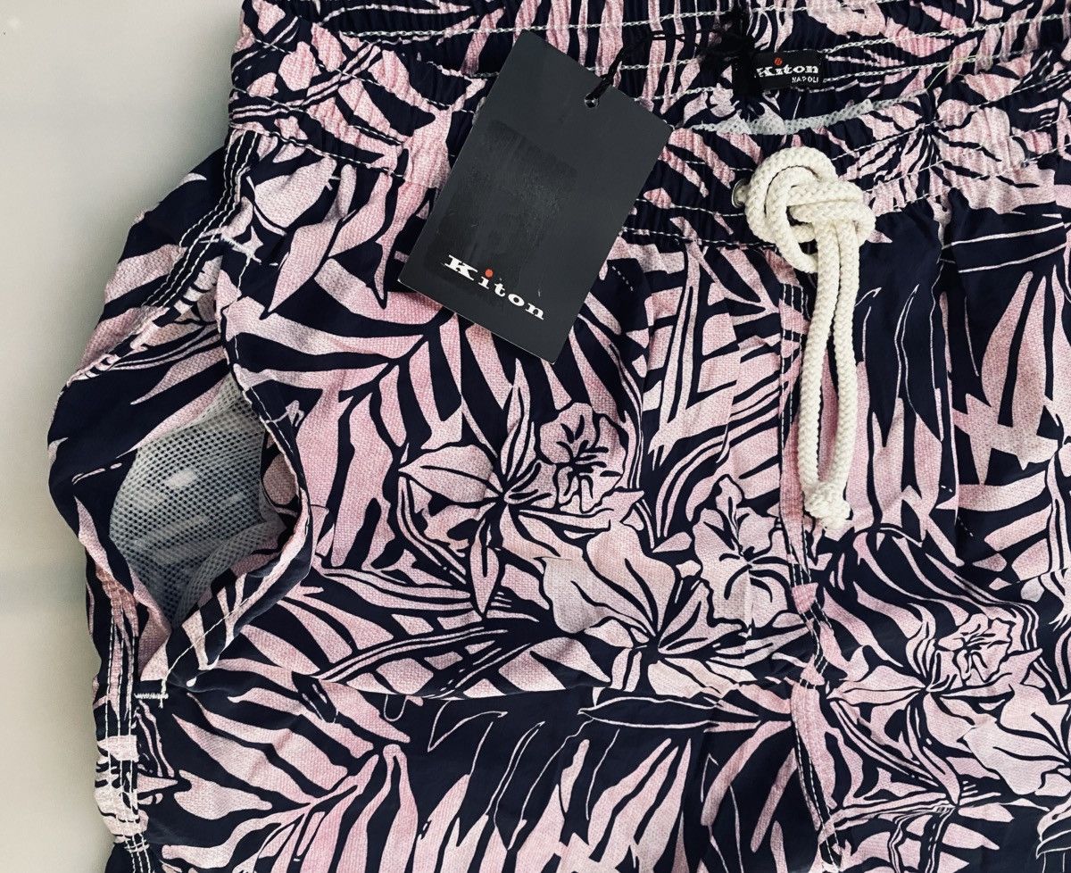 Kiton Kiton 🇮🇹 fuchsia/navy palm frond resort swim trunks S NWT Size US 32 / EU 48 - 6 Thumbnail