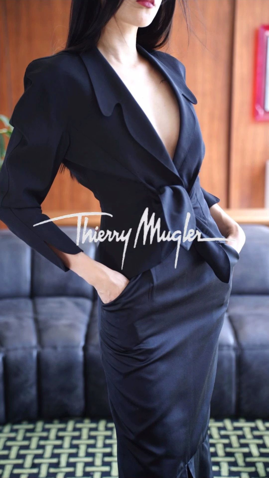 Thierry Mugler Thierry Mugler vintage black wool waist-tie blazer Size S / US 4 / IT 40 - 1 Thumbnail
