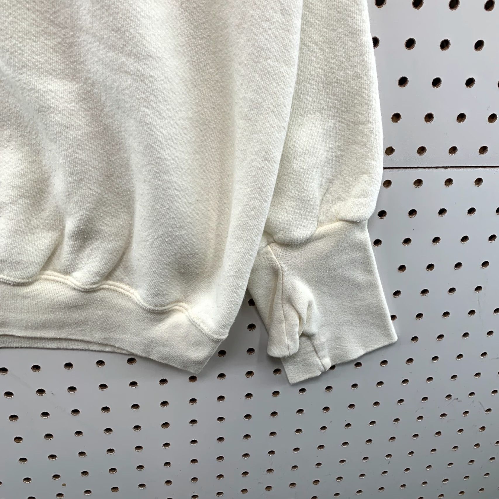 Vintage VINTAGE Handcuffs Sweatshirt Crewneck Mens XL White 90s Graphic Print Thumbholes Mens Sweatshirt 90s Men XL White Size US XL / EU 56 / 4 - 6 Thumbnail