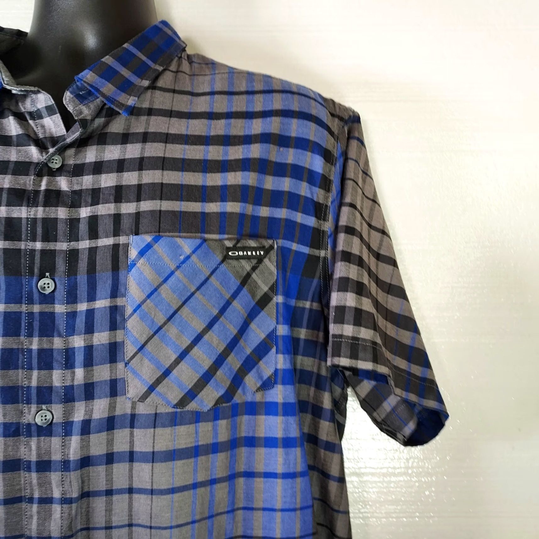 Oakley Oakley Striped Shirt Mens XXL Short Sleeve Button-Down Grey/Black/Blue Plaid Cotton Polyester Knit Pocket Embroidered Casual Rock Size US XXL / EU 58 / 5 - 3 Thumbnail