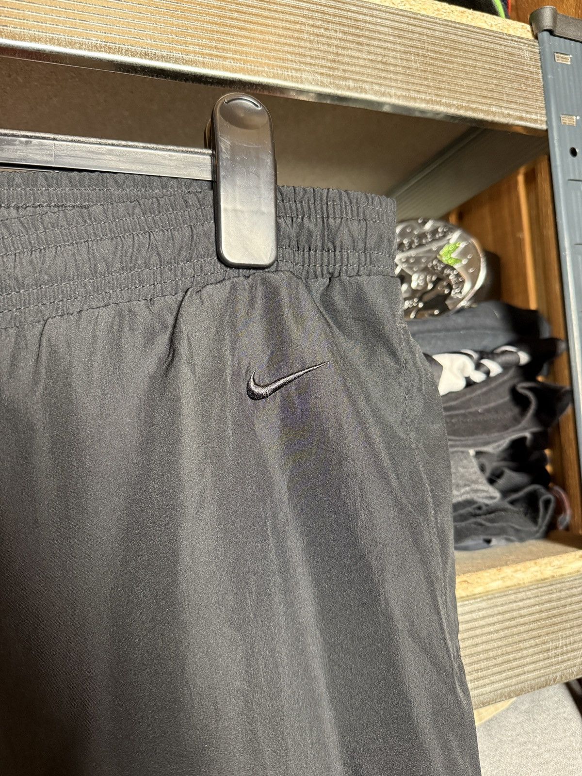 Nike × Vintage Vintage 2000s Nike Nylon Track Pants Women’s Blue Size L Size 36" / US 14 / IT 50 - 4 Thumbnail