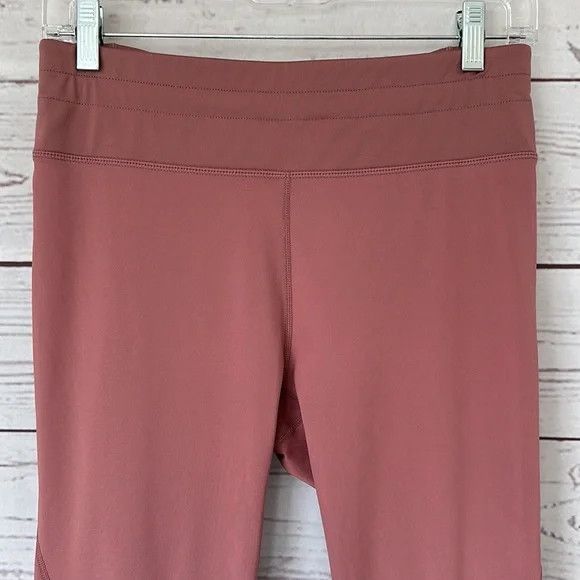Fabletics FABLETICS Mid-Rise Statement Ultracool Legging Capri Size 30" / US 8 / IT 44 - 4 Thumbnail