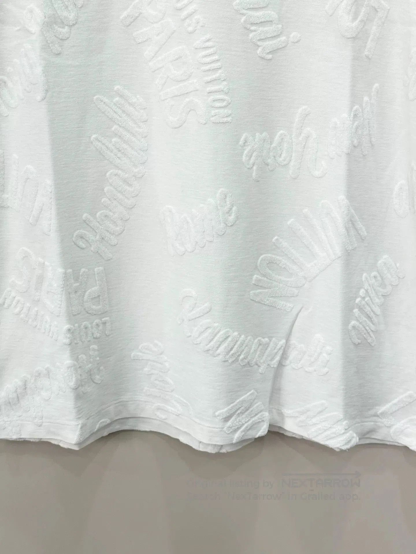 Louis Vuitton Louis Vuitton Embossed Short Sleeve T-Shirt. Size US XL / EU 56 / 4 - 4 Thumbnail