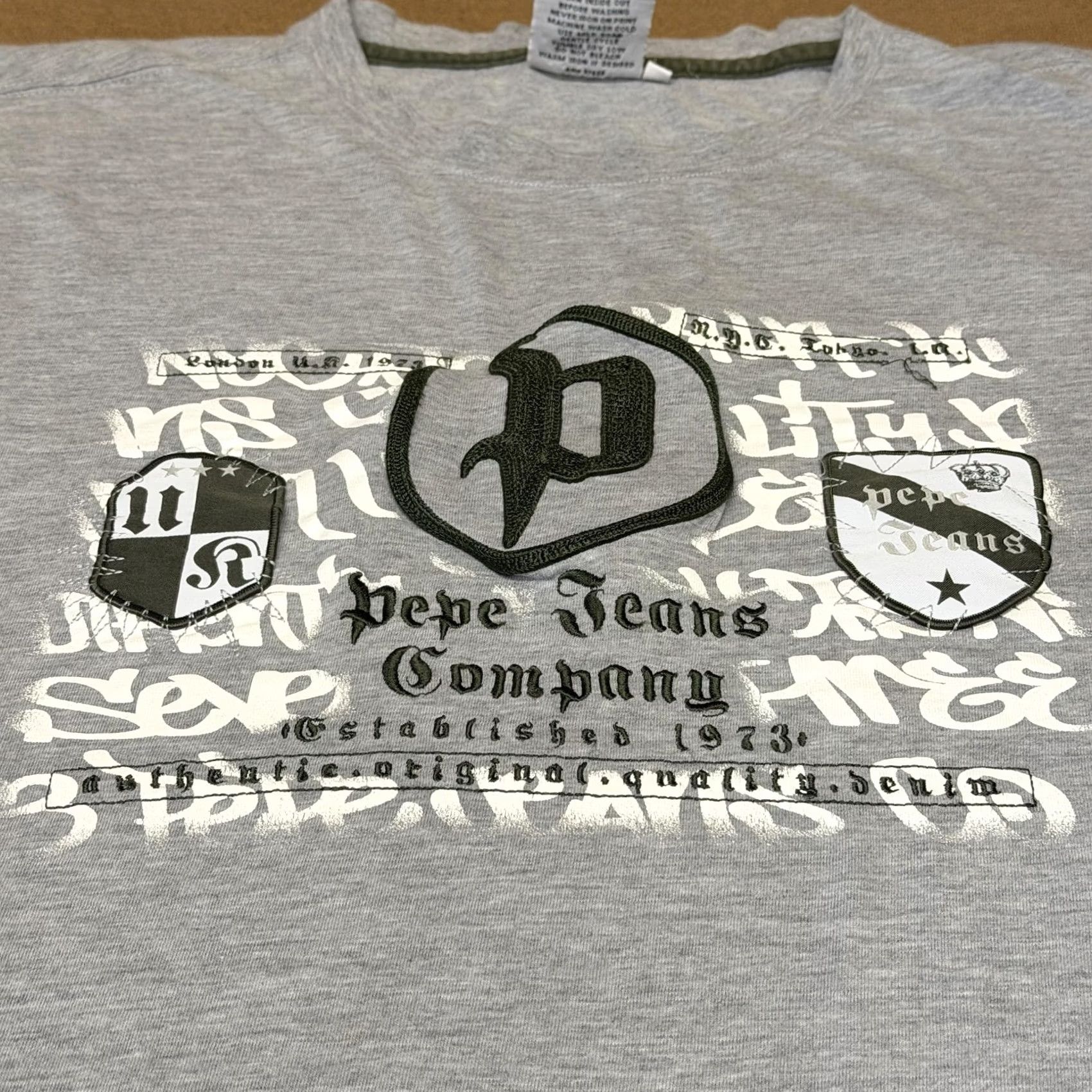 Pepe Jeans Pepe Jeans Company Shirt Mens 2XL Gray Graphic Short Sleeve Front Back Print Size US XXL / EU 58 / 5 - 3 Thumbnail