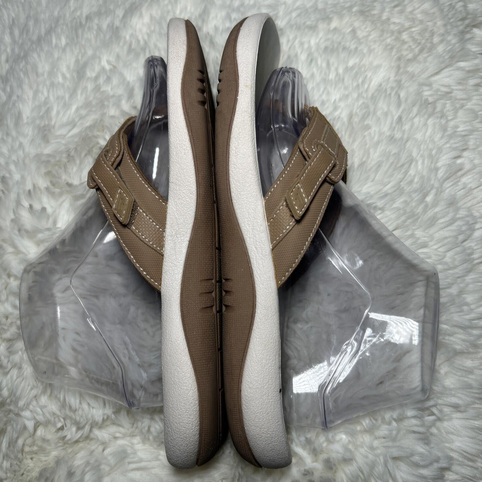 Clarks Clarks Cloudsteppers Flip-Flops Women's Tan Sz9 Strap Adjust Size US 9 / IT 39 - 3 Thumbnail