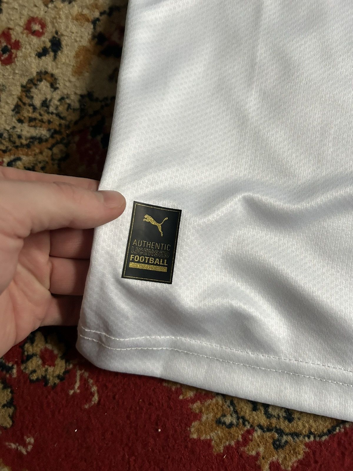 Puma Bentancur Uruguay nomer 6 Puma Away 2022-23 soccer jersey Size US L / EU 52-54 / 3 - 4 Thumbnail