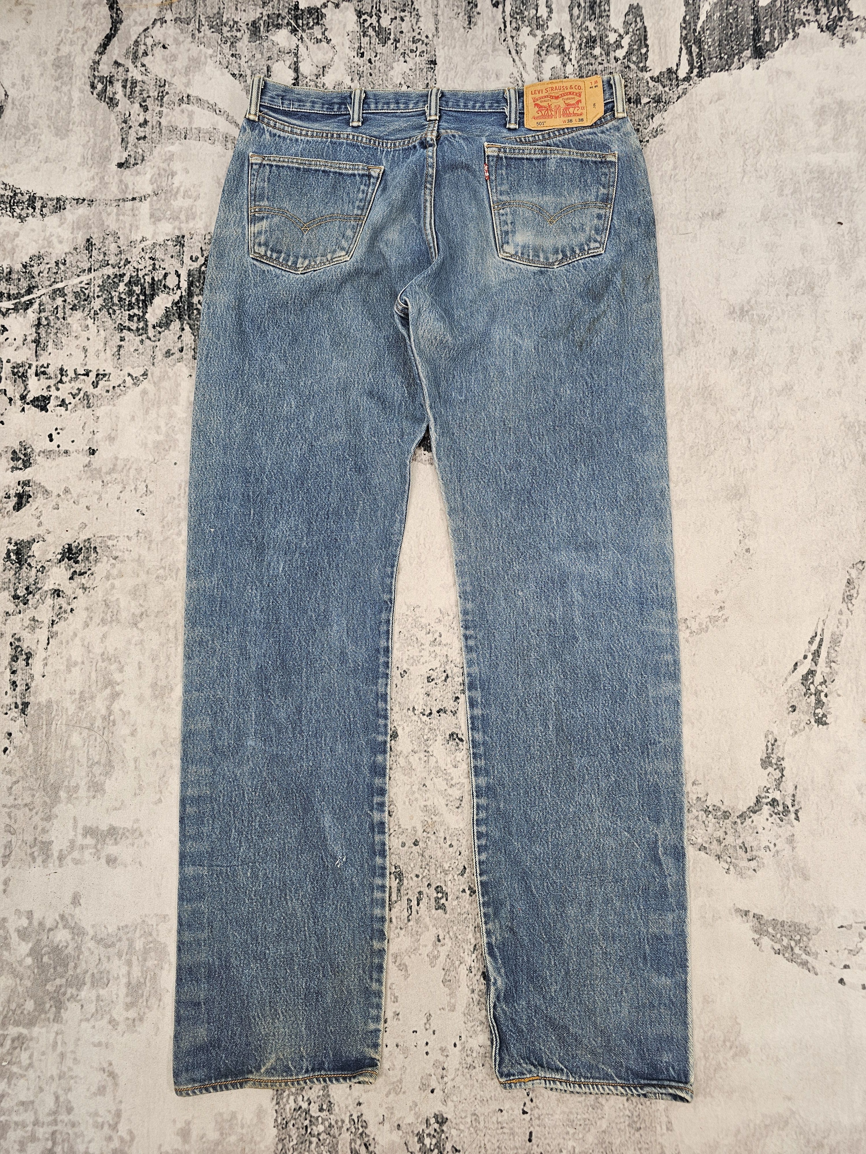 Levi's Vintage LEVIS 501 Medium Wash Blue Jeans L0456 Size 37X34 Size US 37 - 3 Thumbnail