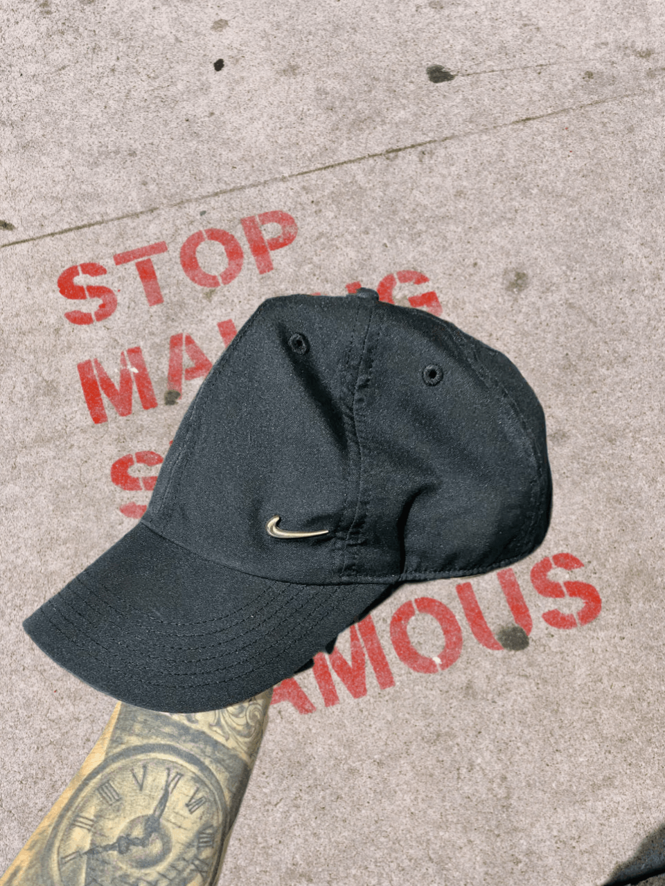 Nike Nike Vintage Knit Swoosh Y2K Beanie Striped Size ONE SIZE - 1 Thumbnail