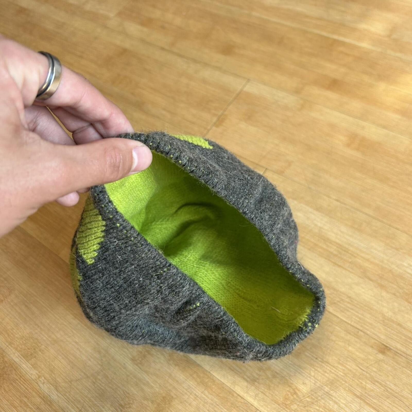 Other Vintage y2k DC Shoes Grey Neon Yellow Beanie Size ONE SIZE - 4 Thumbnail