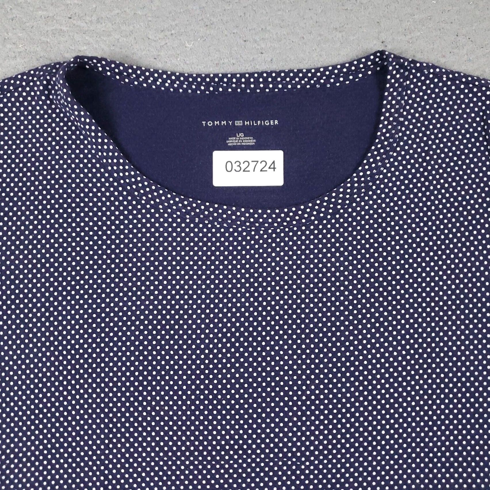 Tommy Hilfiger Tommy Hilfiger Women's T-Shirt Large Blue Solid Short Sleeve Crew Neck Casual Logo Size L / US 10 / IT 46 - 2 Thumbnail
