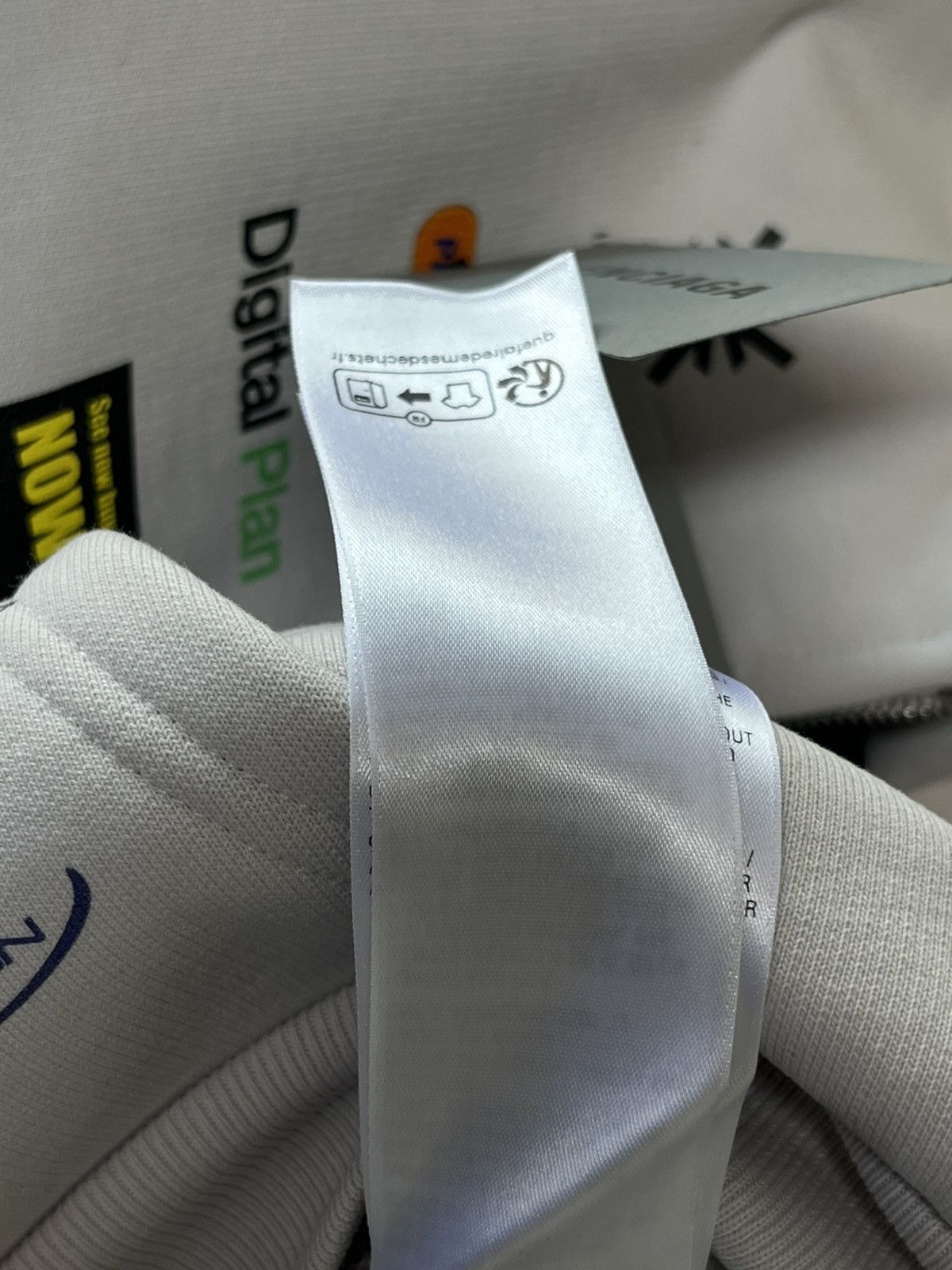 Balenciaga Balenciaga Business zip up hoodie logo xxl Size US XXL / EU 58 / 5 - 19 Thumbnail