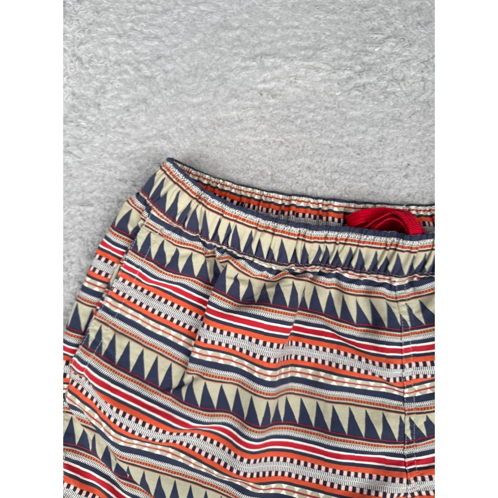 Patagonia Patagonia Shorts Womens Large Red Beige Baggies 2.5" Lined Southwest Pattern - Cotton Blend Nylon | 34" Waist | Activewear, Travel, Casual | Womens Size 36" / US 14 / IT 50 - 4 Thumbnail
