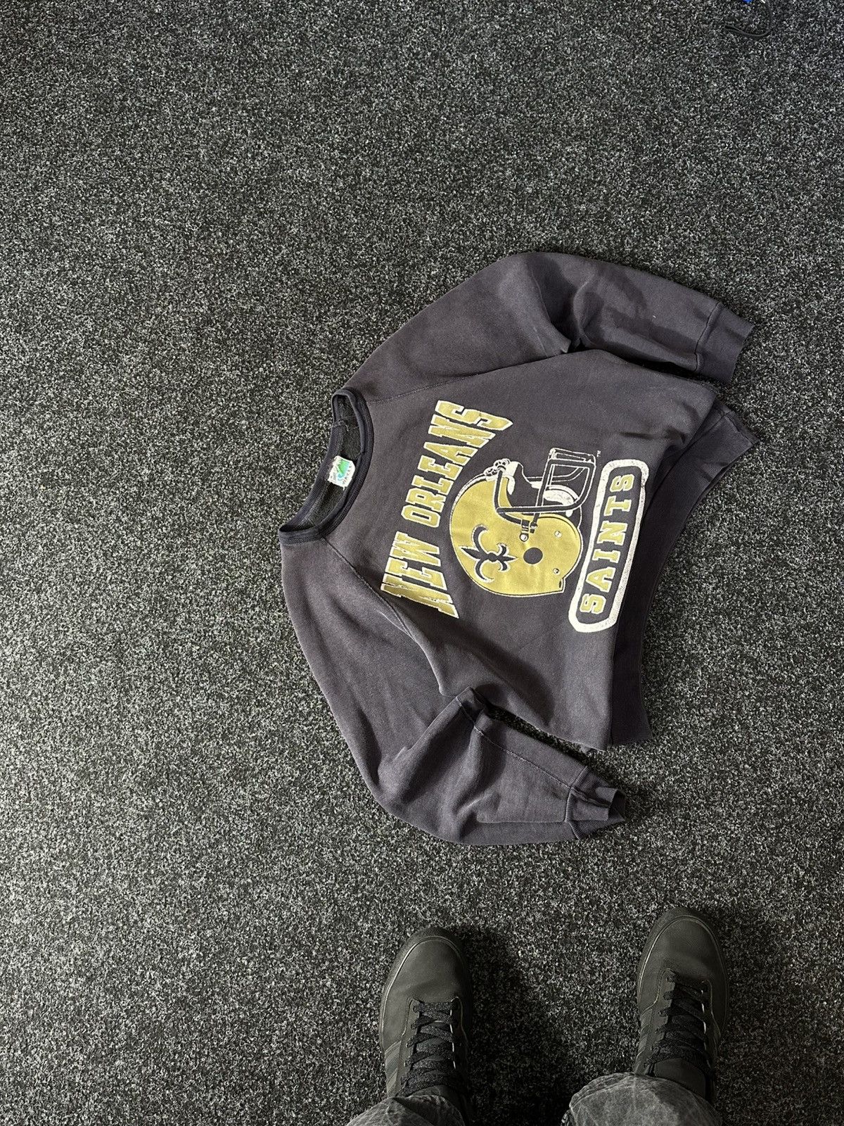 NFL × Vintage 🚨Vintage New Orleans Saints RARE BOXY SWEATSHIRT BIG LOGO Size US M / EU 48-50 / 2 - 2 Thumbnail