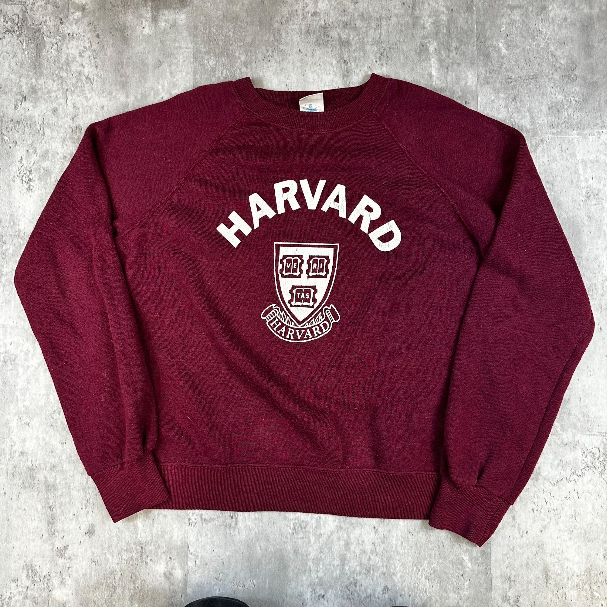 Vintage Vintage Bassett Walker Harvard Sweatshirt Made In USA Maroon Size US L / EU 52-54 / 3 - 1 Thumbnail
