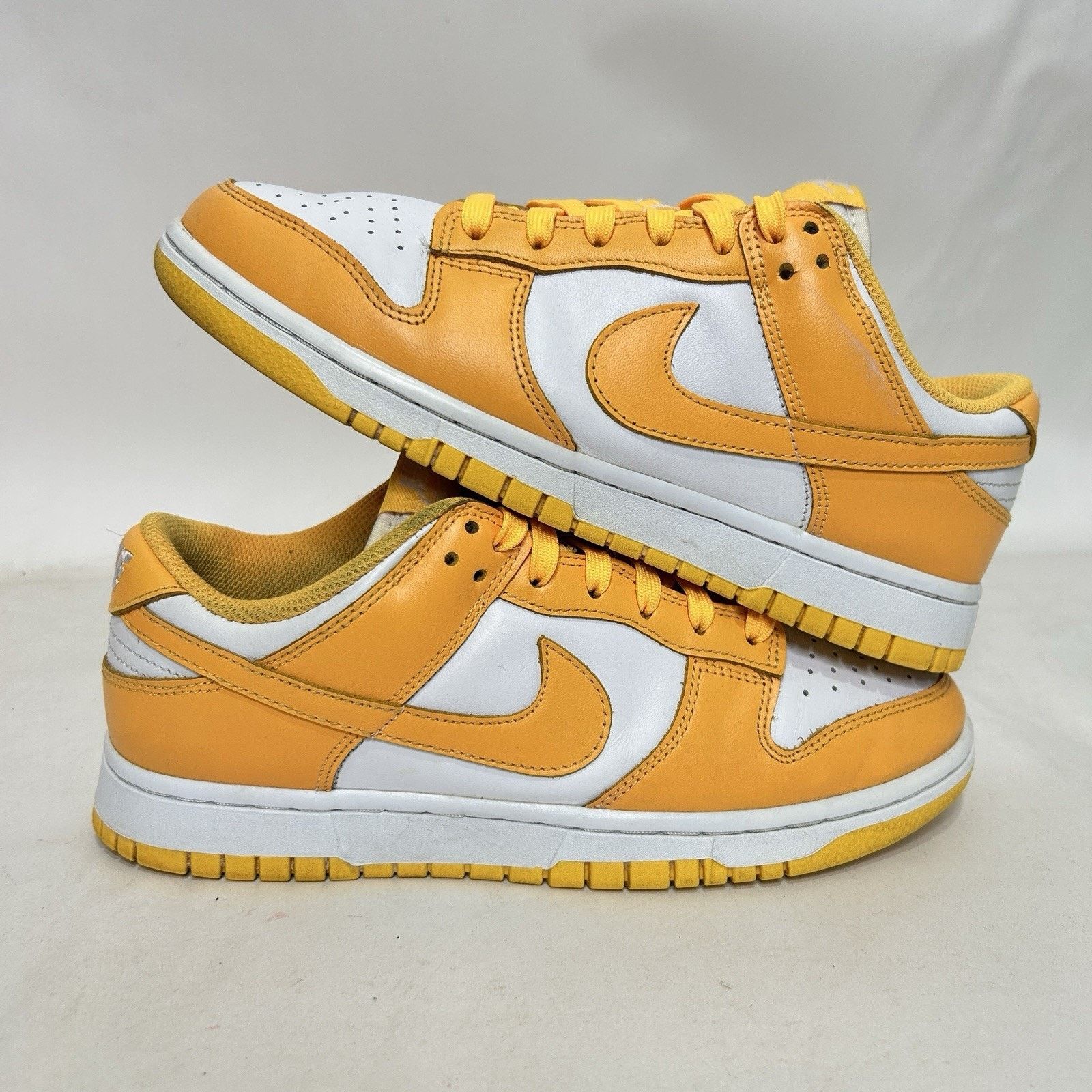 Nike Nike Dunk Low WMNS “Laser Orange” Size US 8 / IT 38 - 1 Thumbnail