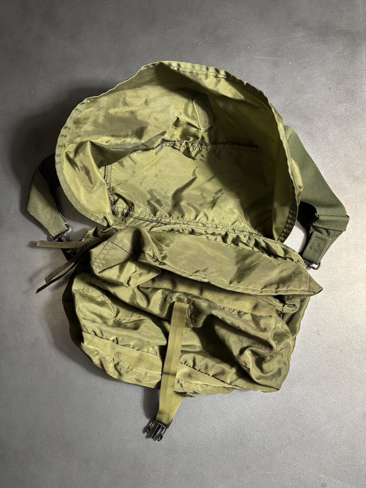Vintage Vintage Military Bag Medical MultiZip Cargo Pouch Messenger Size ONE SIZE - 4 Thumbnail