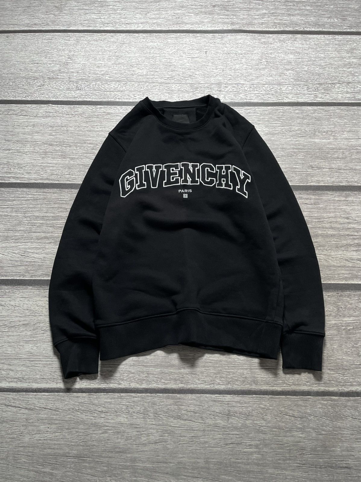 Givenchy Givenchy College Slim Fit Crewneck Black Sweatshirt Size US S / EU 44-46 / 1 - 1 Thumbnail