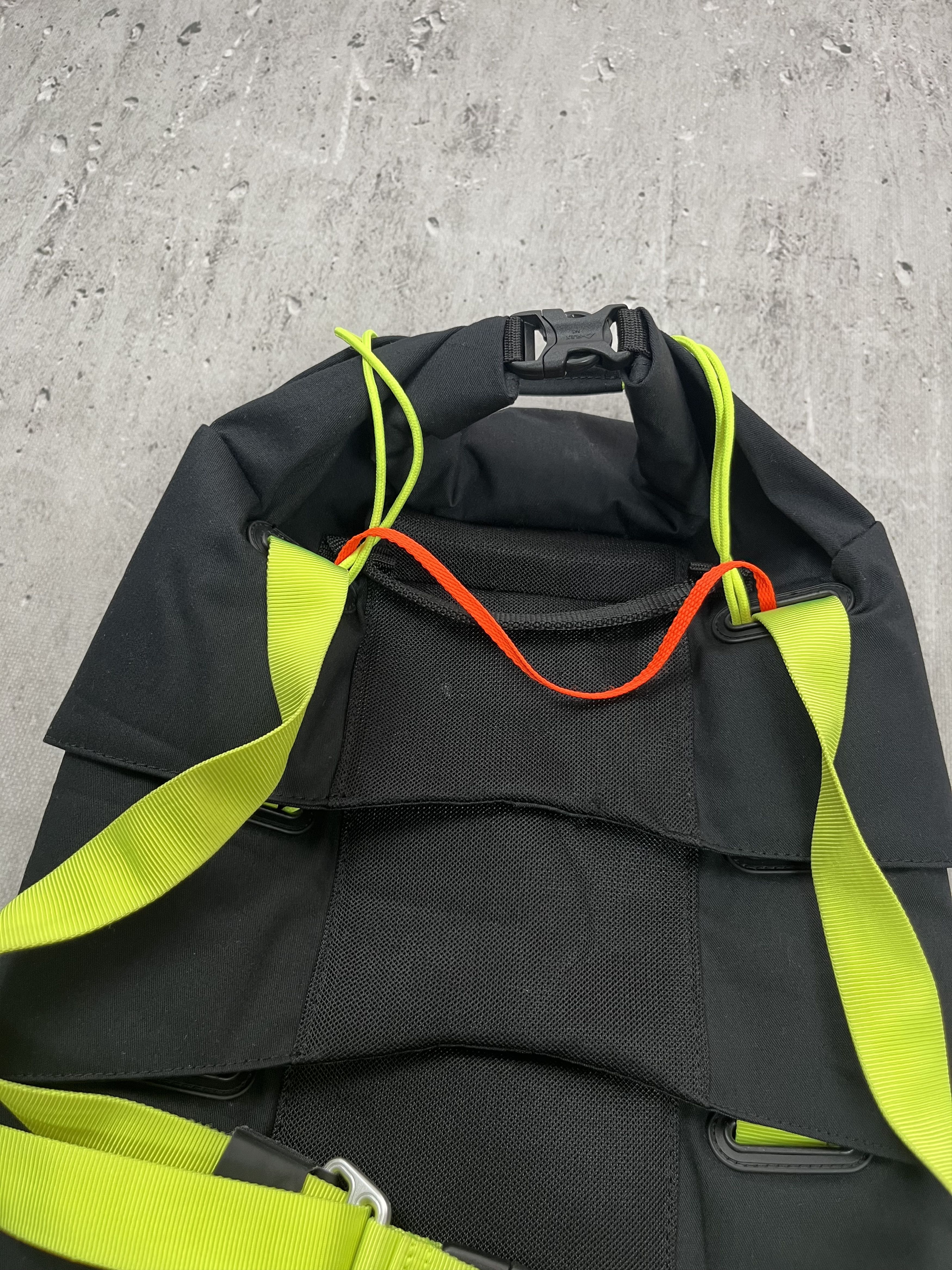 Nike Rare Nike MOG Bolt Expandable Backpack Utility Size ONE SIZE - 12 Thumbnail