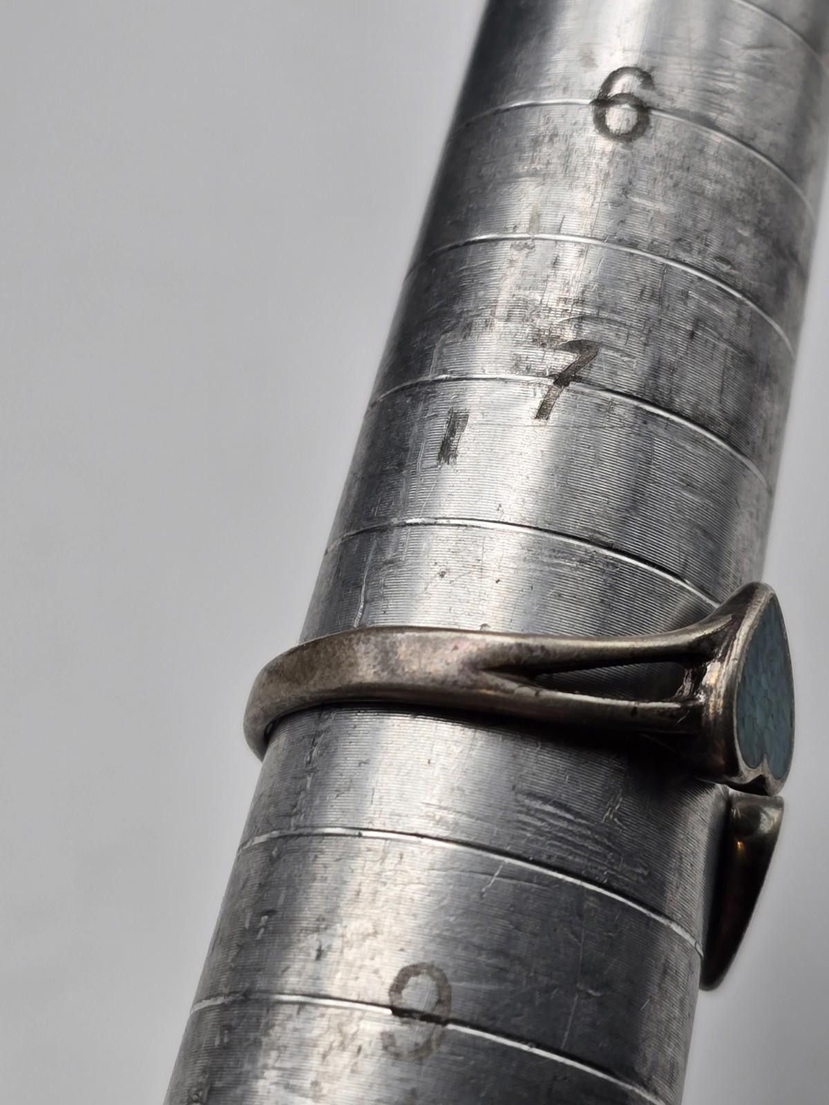Other Sterling Silver Ring Sz 8 Turquoise Chip Inlay Double Heart Size ONE SIZE - 3 Thumbnail