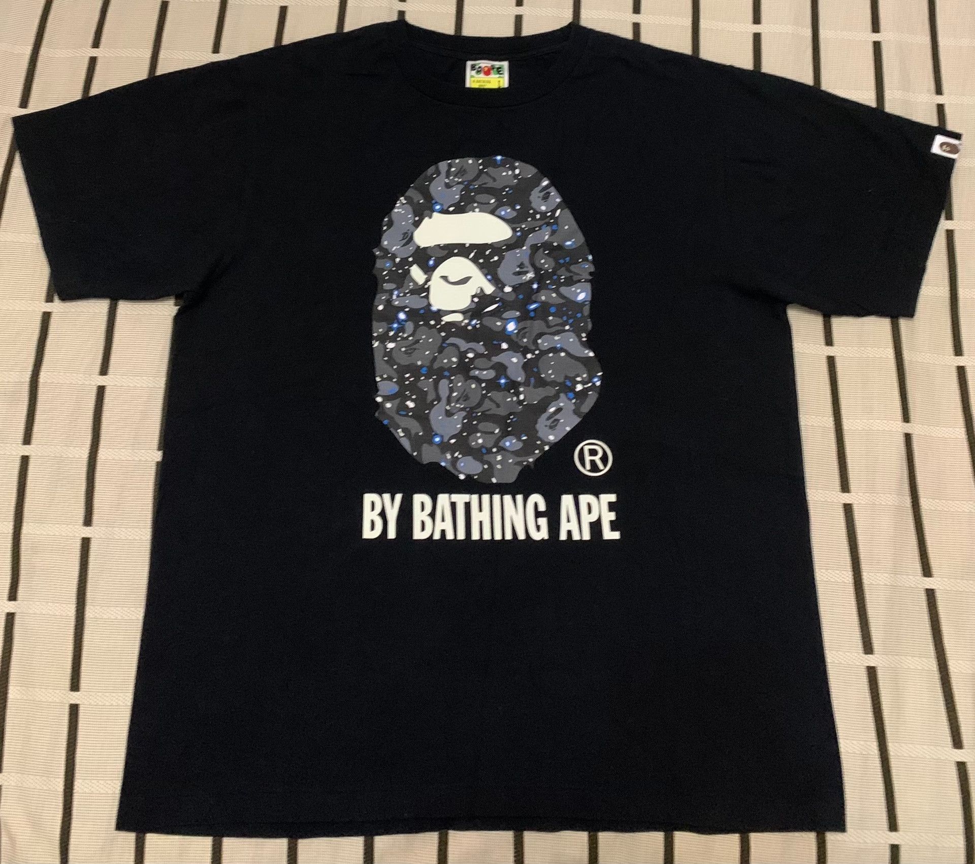 Bape Bape Camo Ape Head T-Shirt L Men Size US L / EU 52-54 / 3 - 1 Thumbnail