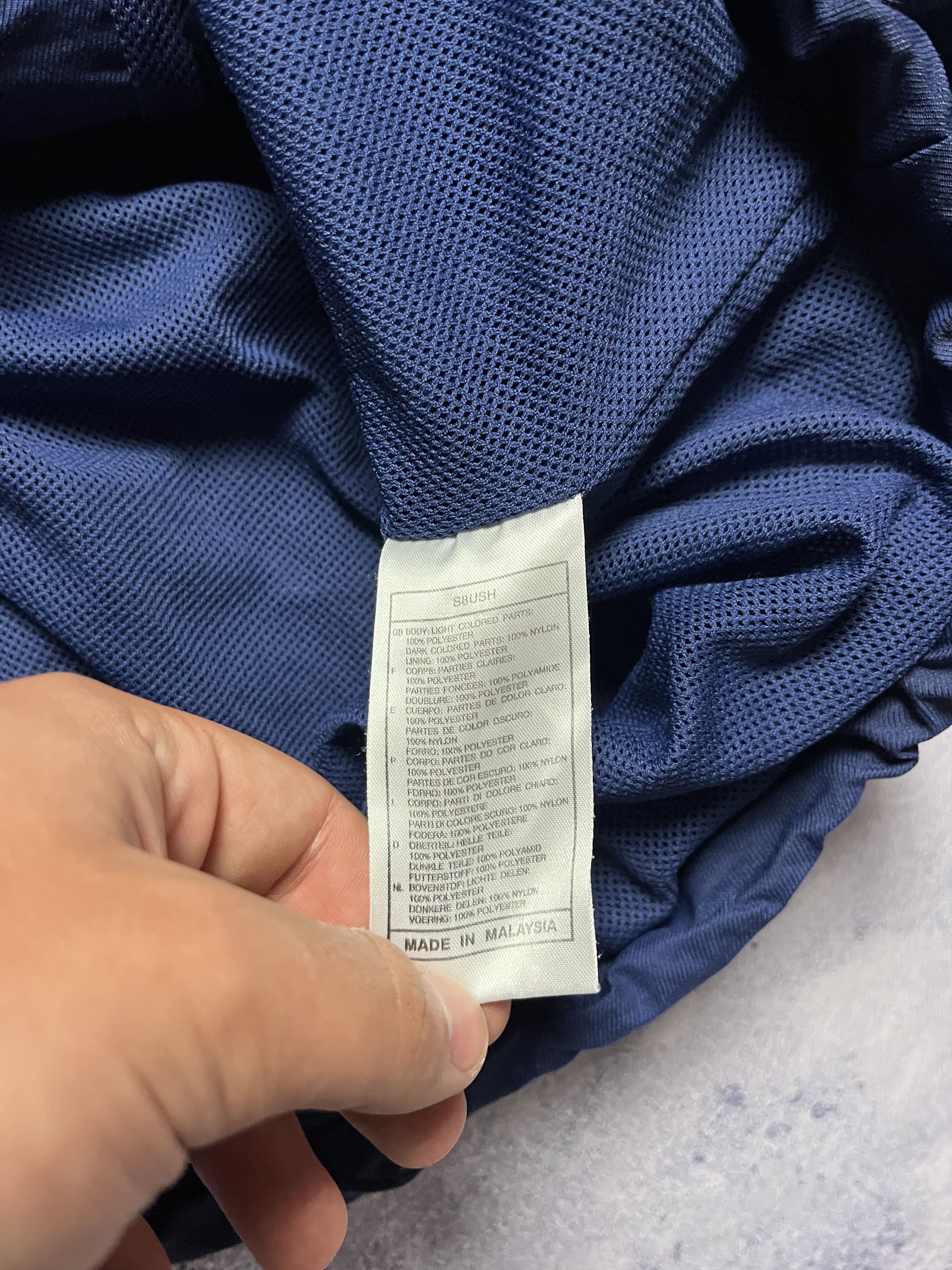 Nike Nike 90's Vintage Big Logo Oversize Windbreaker Light Jacket Size US XL / EU 56 / 4 - 8 Thumbnail