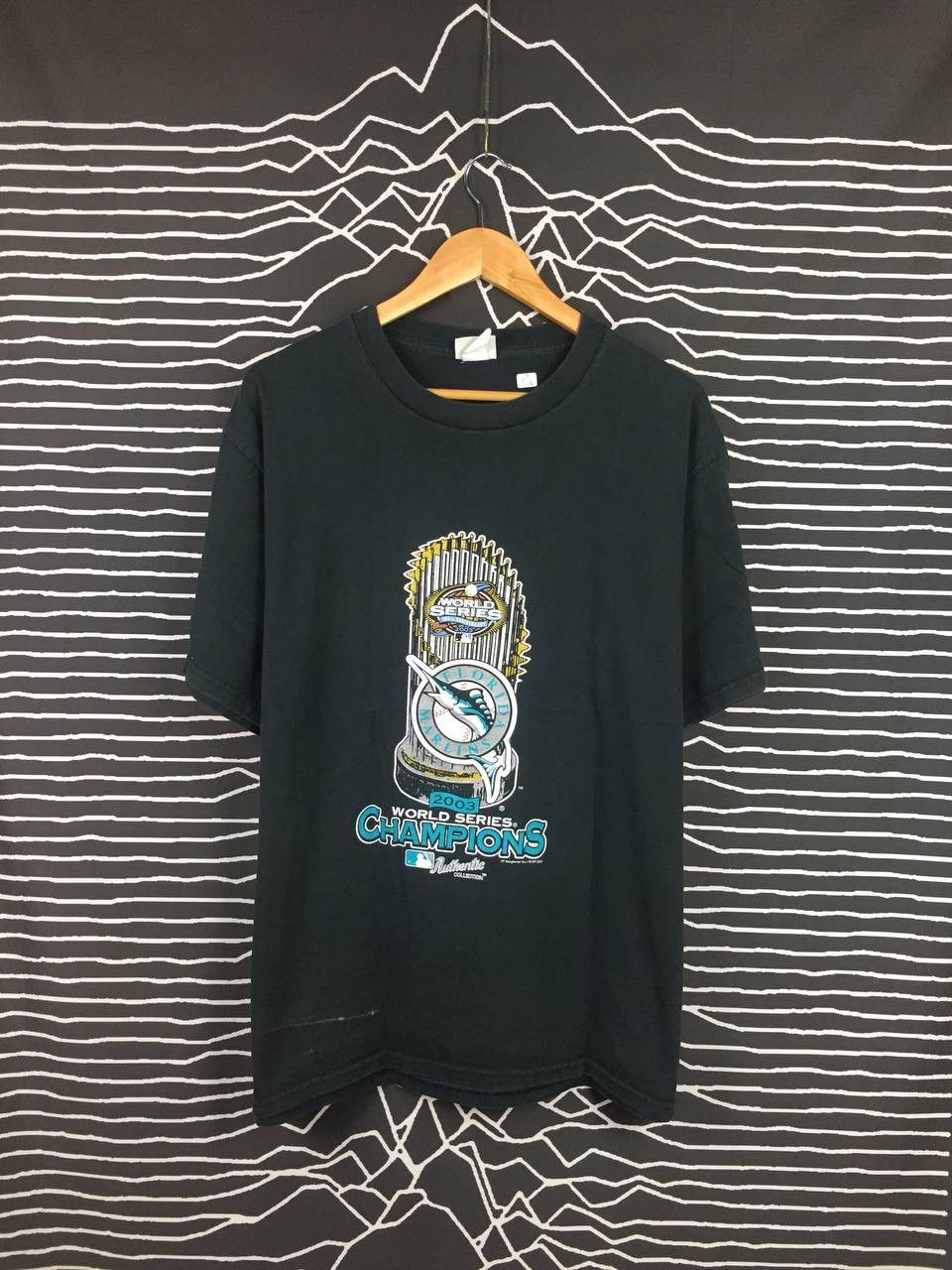 MLB Vtg 2003 Florida Marlins World Series Champions MLB Tee Size US L / EU 52-54 / 3 - 2 Thumbnail