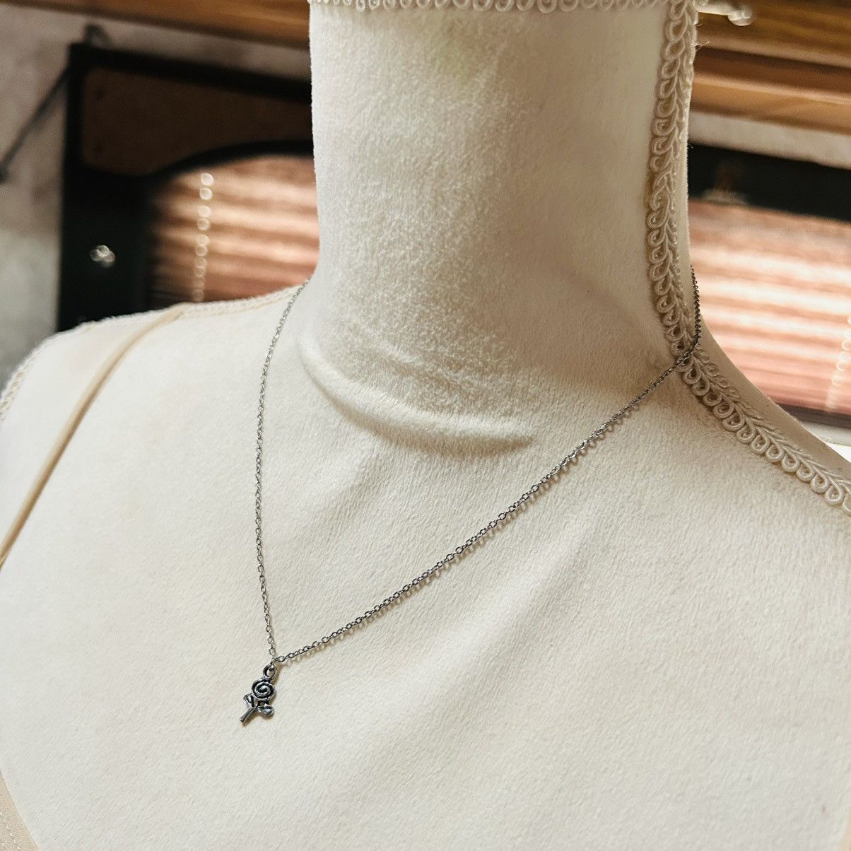 Handmade Handcrafted delicate rose pendant on chain necklace Size ONE SIZE - 3 Thumbnail