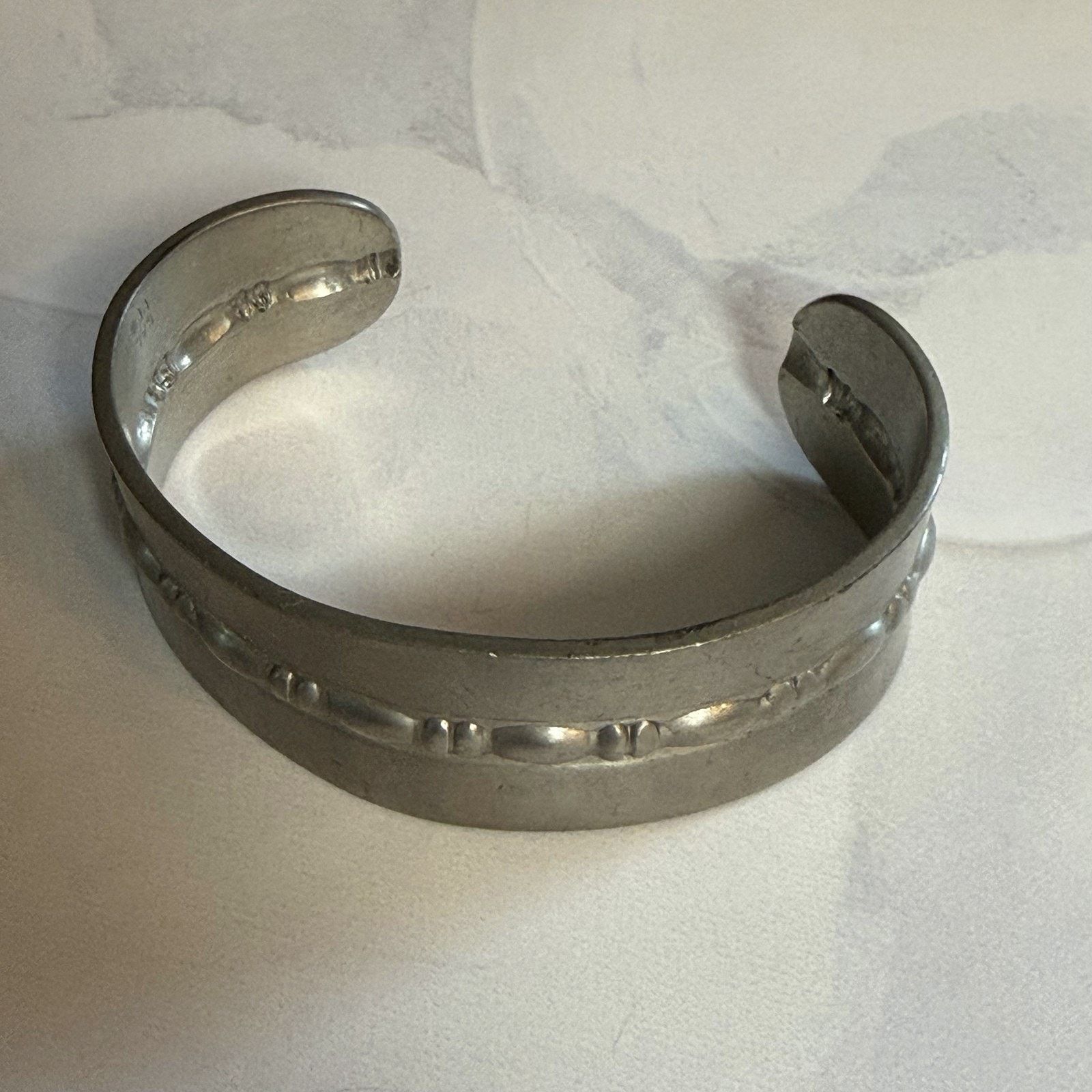Vintage Rustic VTG Garden Pewter Raised Bead Pattern Cuff Bracelet Size ONE SIZE - 6 Thumbnail