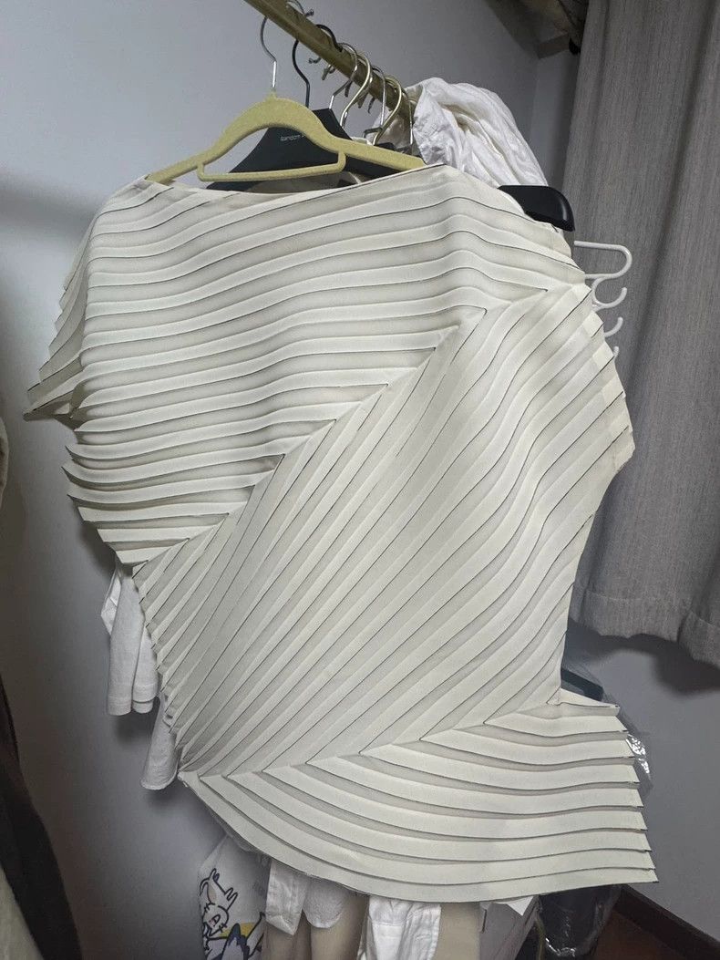 Issey Miyake Issey Miyake size:2 Origami series white top Size XS / US 0-2 / IT 36-38 - 3 Thumbnail