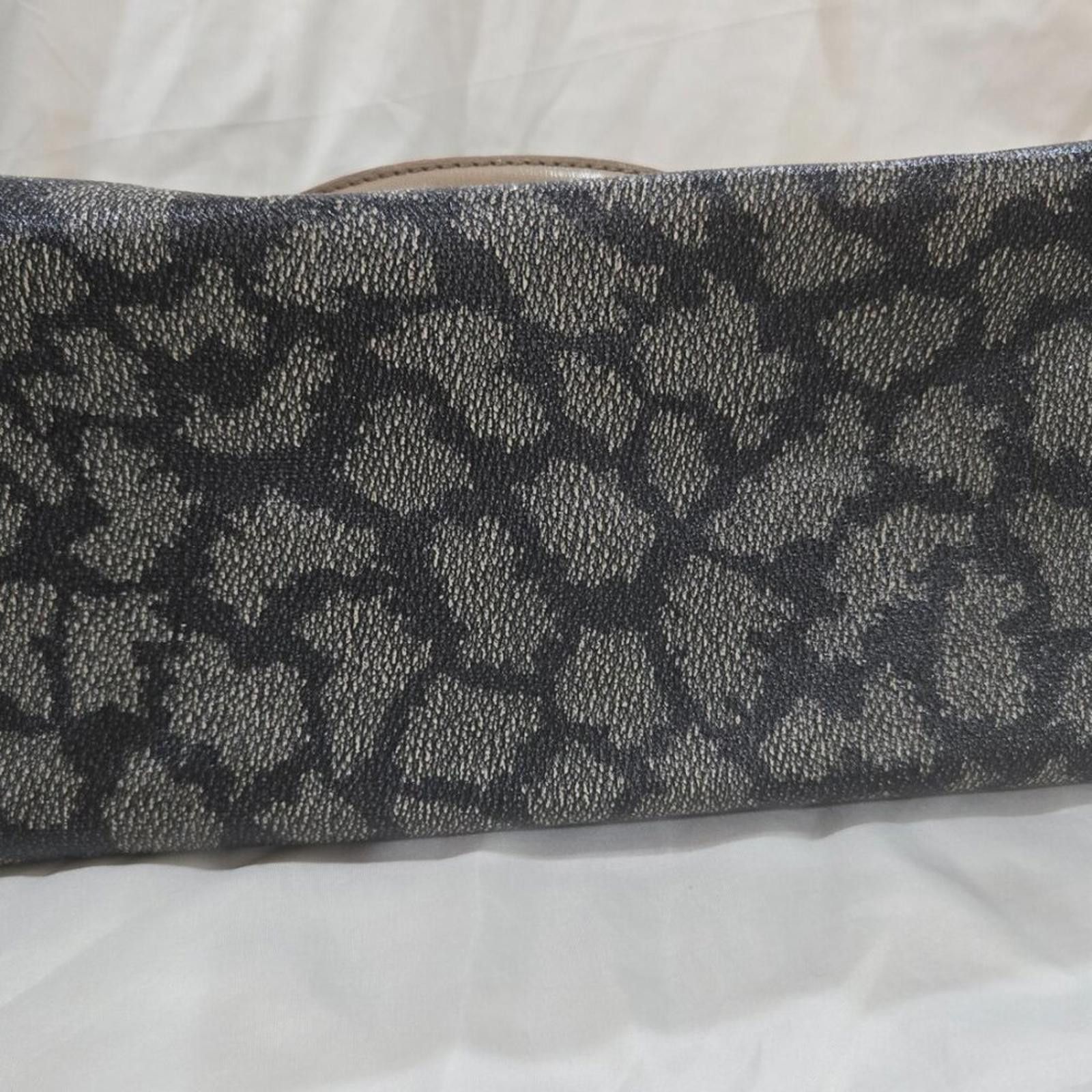 Yves Saint Laurent Vintage YSL Yves Saint Laurent Top Handle Bag w/COA Size ONE SIZE - 9 Thumbnail