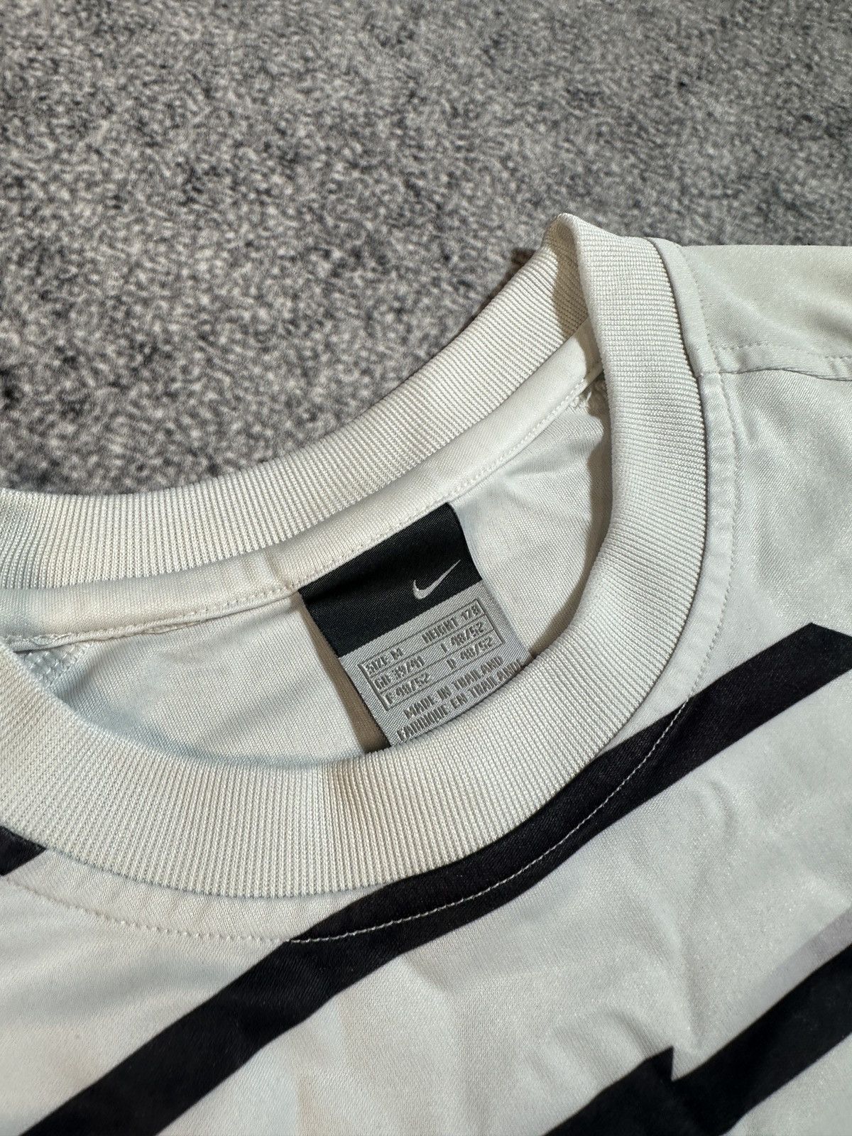 Nike × Vintage Y2k vintage Big Logo Nike t-shirt Streetwear style rare M Us Size US M / EU 48-50 / 2 - 5 Thumbnail