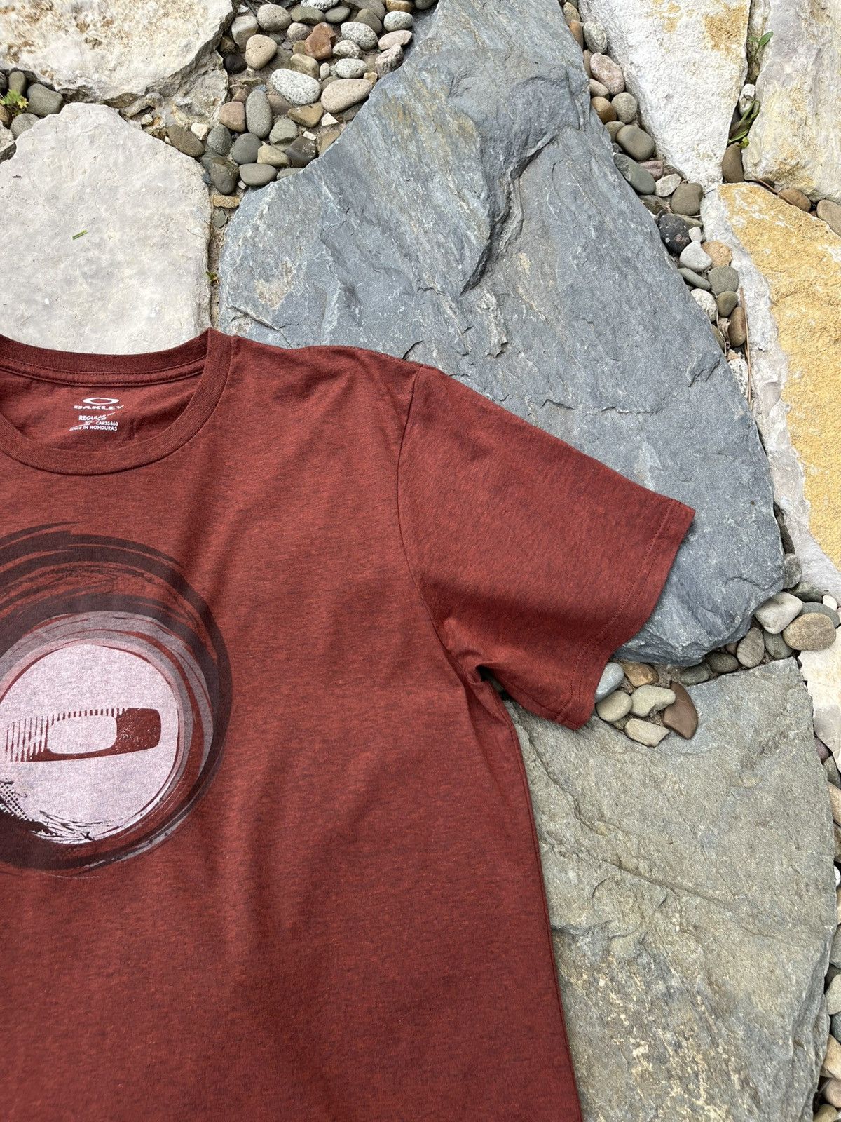 Oakley × Vintage Vintage Oakley y2k retro rust logo gorpcore t-shirt tee Size US XL / EU 56 / 4 - 5 Thumbnail