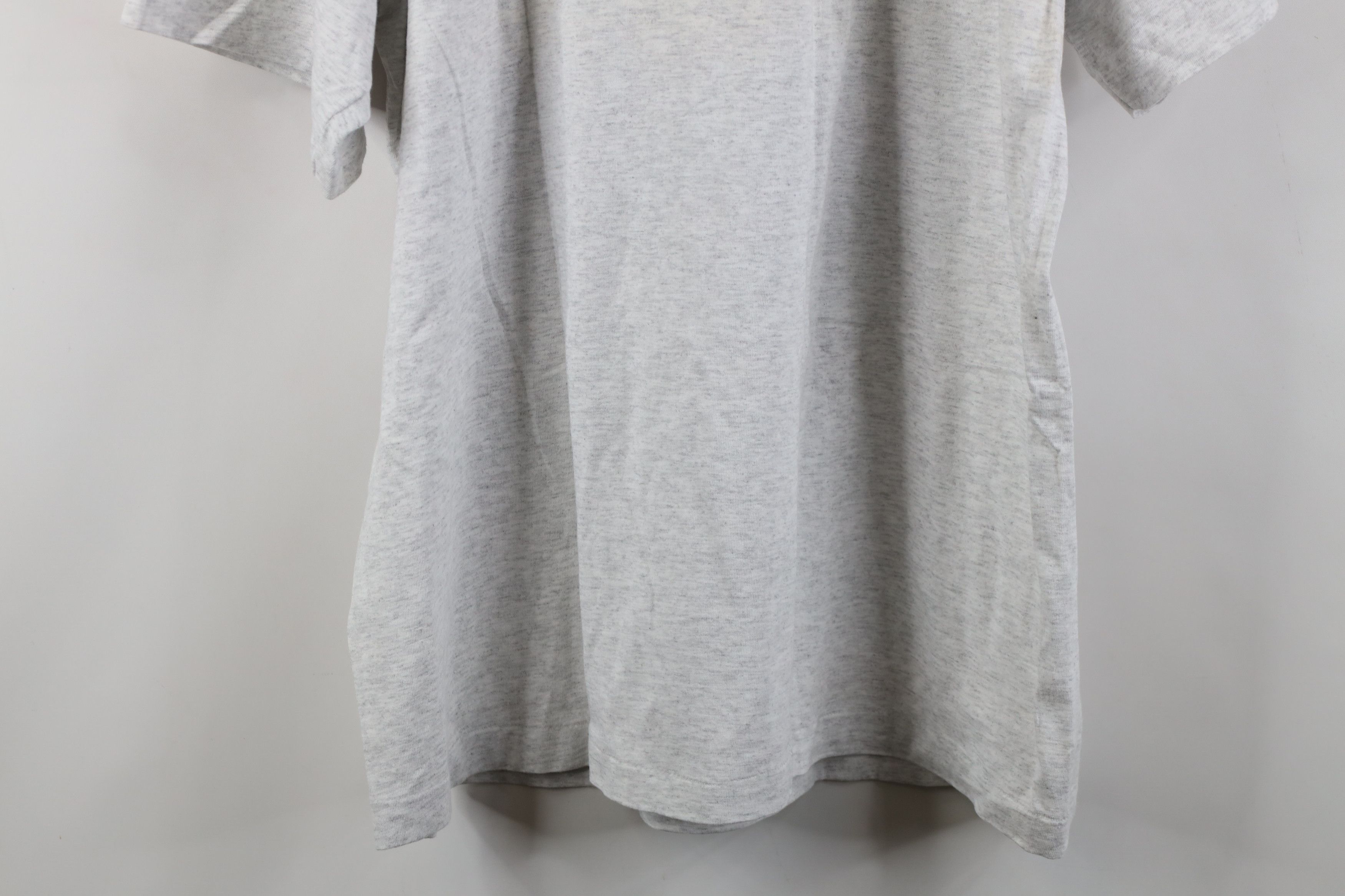 Vintage Vintage 90s The Adventure Home Movie Whale T-Shirt Gray USA Size US XL / EU 56 / 4 - 11 Thumbnail