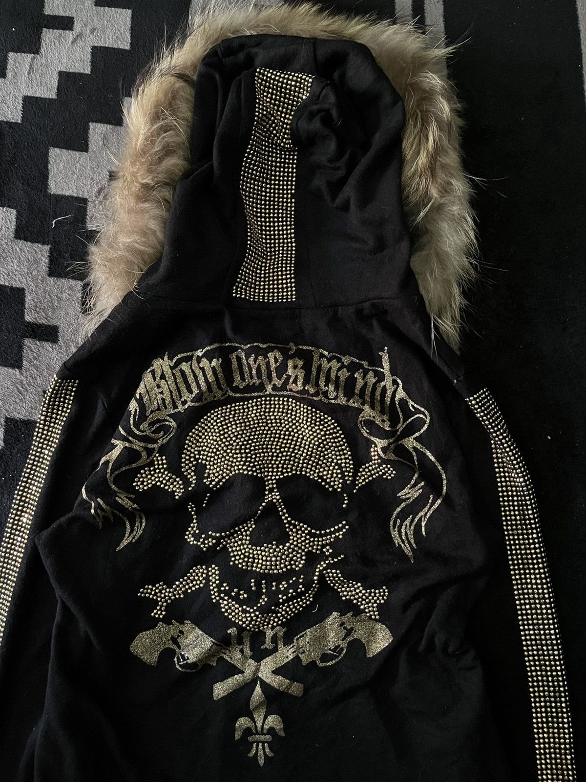 14th Addiction 2000s Manalia faux fur cross glitter gold mohawk hoodie Size US M / EU 48-50 / 2 - 4 Thumbnail