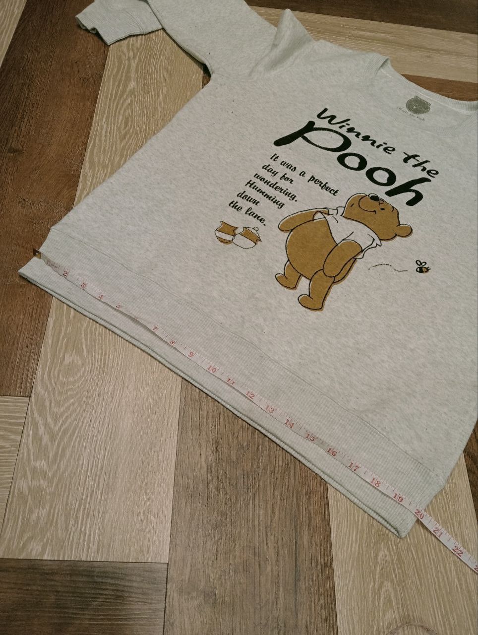 Disney WINNIE THE POOH CREWNECK - SIZE L Size US L / EU 52-54 / 3 - 9 Thumbnail
