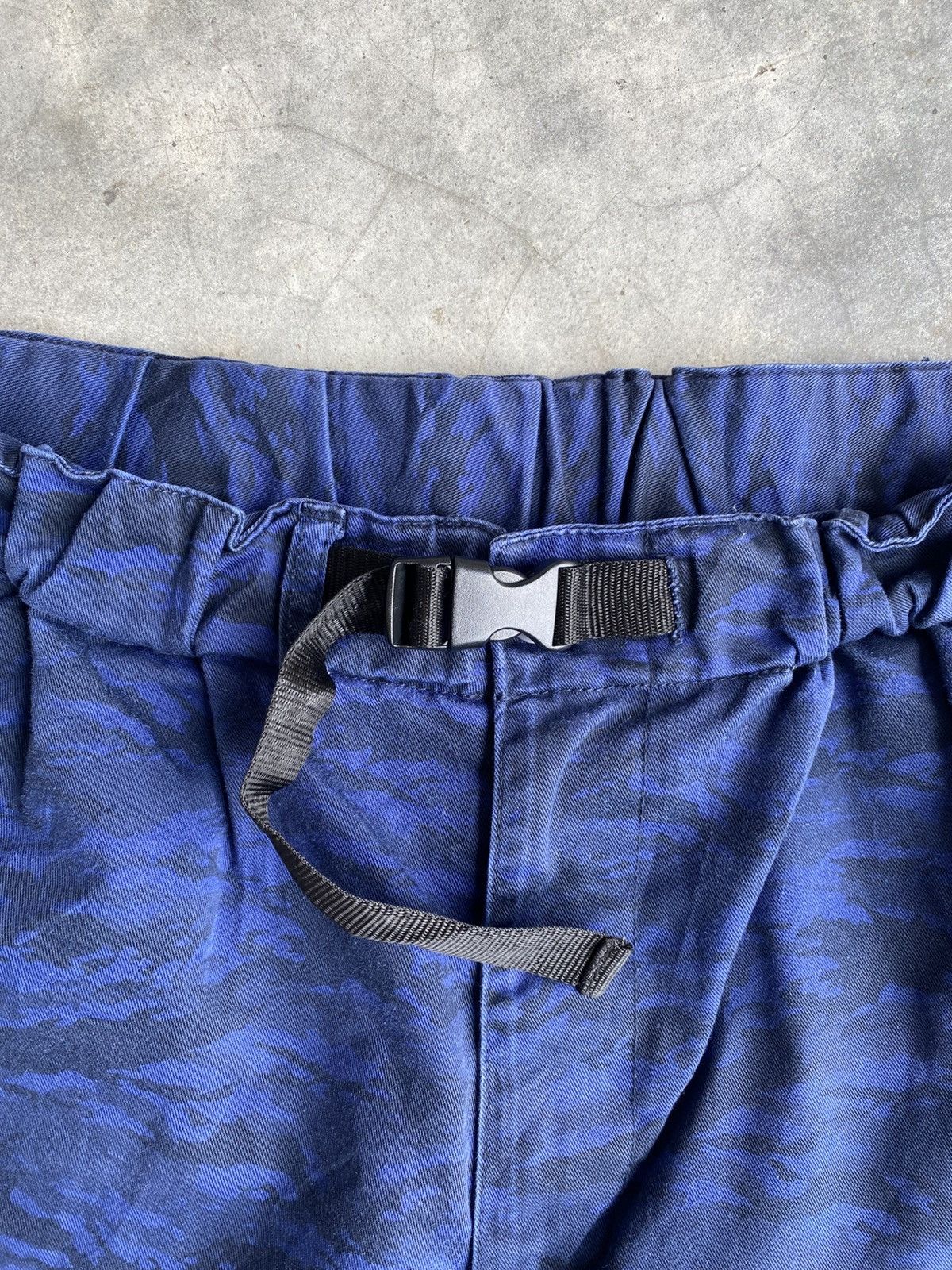 GU GU tiger striped blue shorts Size US 33 - 3 Thumbnail