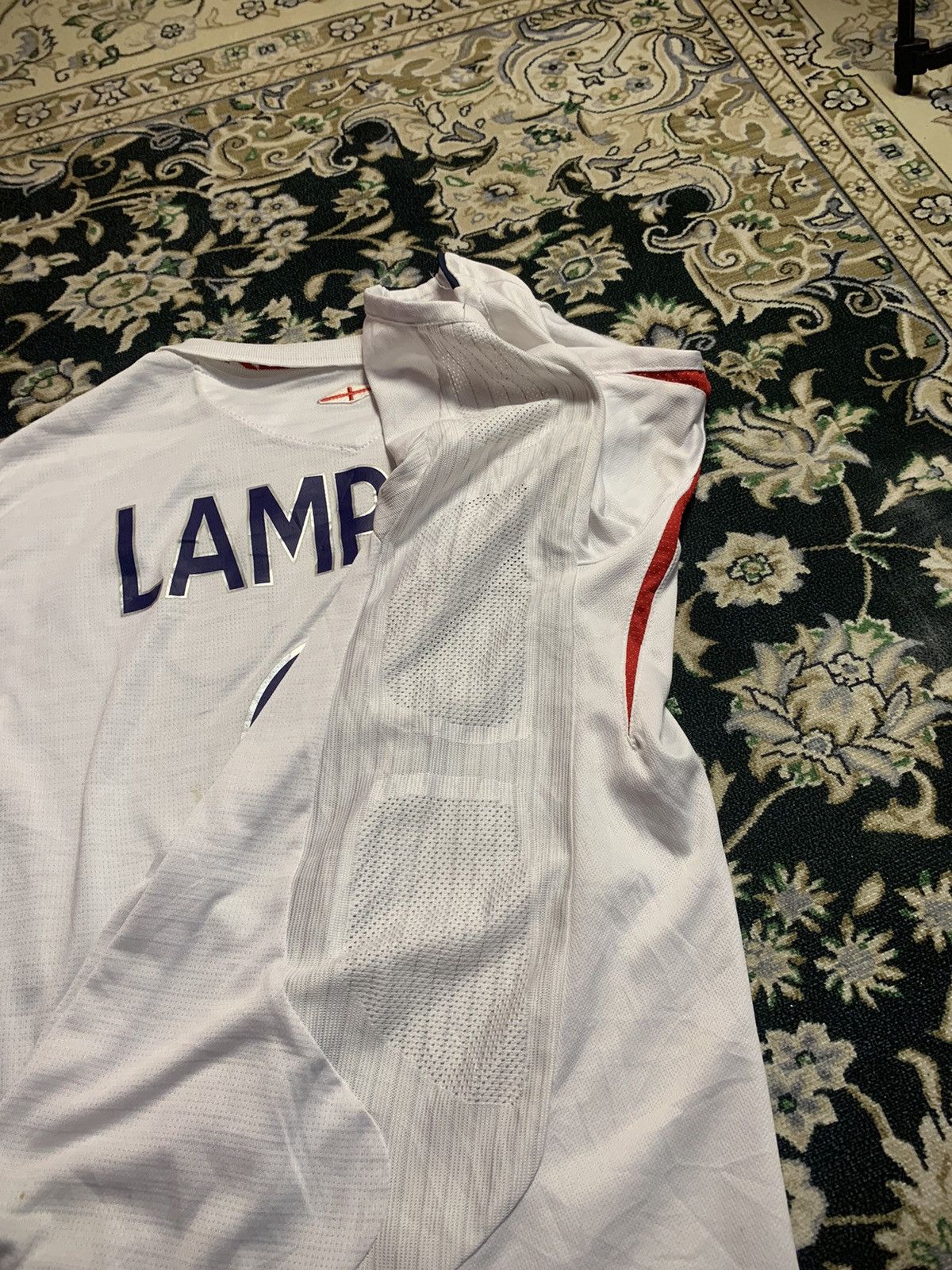 Chelsea Soccer × Umbro 2005/2007 LEGEND FRANK LAMPARD ON ENGLAND HOME JERSEY Size US M / EU 48-50 / 2 - 12 Thumbnail