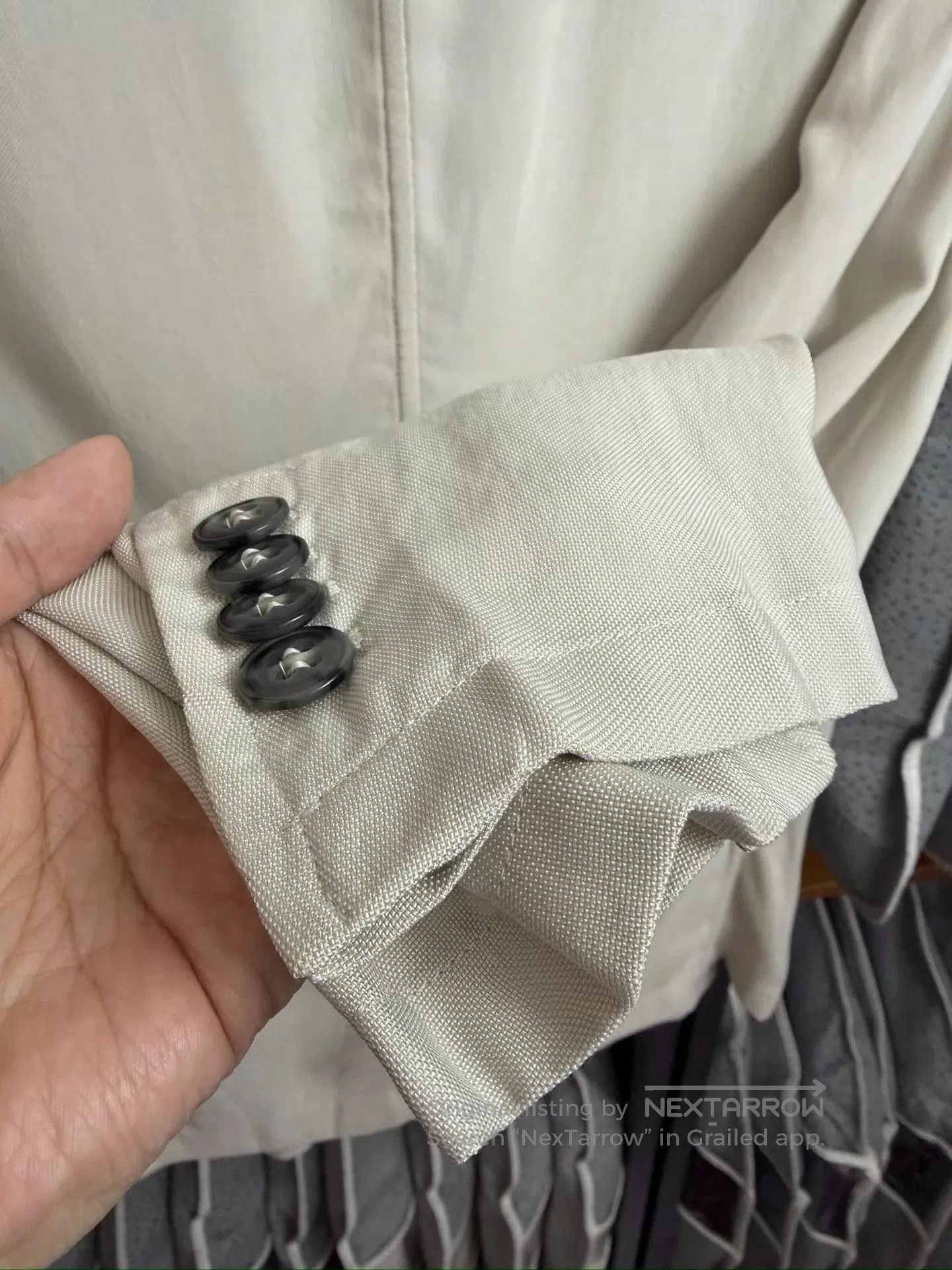 Giorgio Armani Beige Lightweight Button. Size US M / EU 48-50 / 2 - 5 Thumbnail