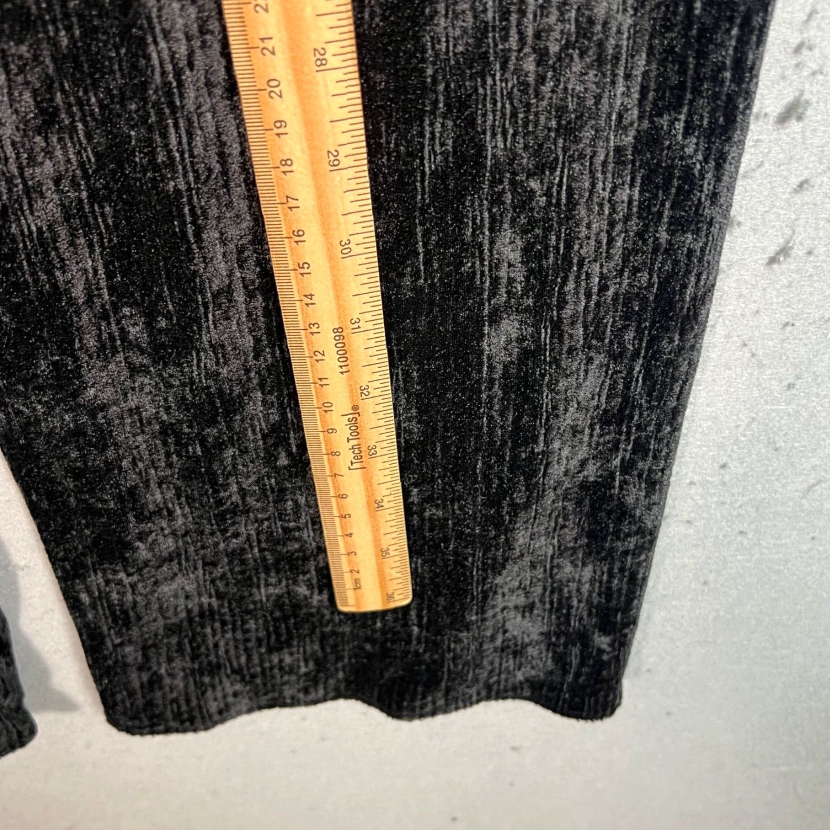Velvet 3.3 Field Trip Black Pleated Velvet Wide Leg Lounge Pants Womens One Size Size 42" / US 20 - 7 Thumbnail