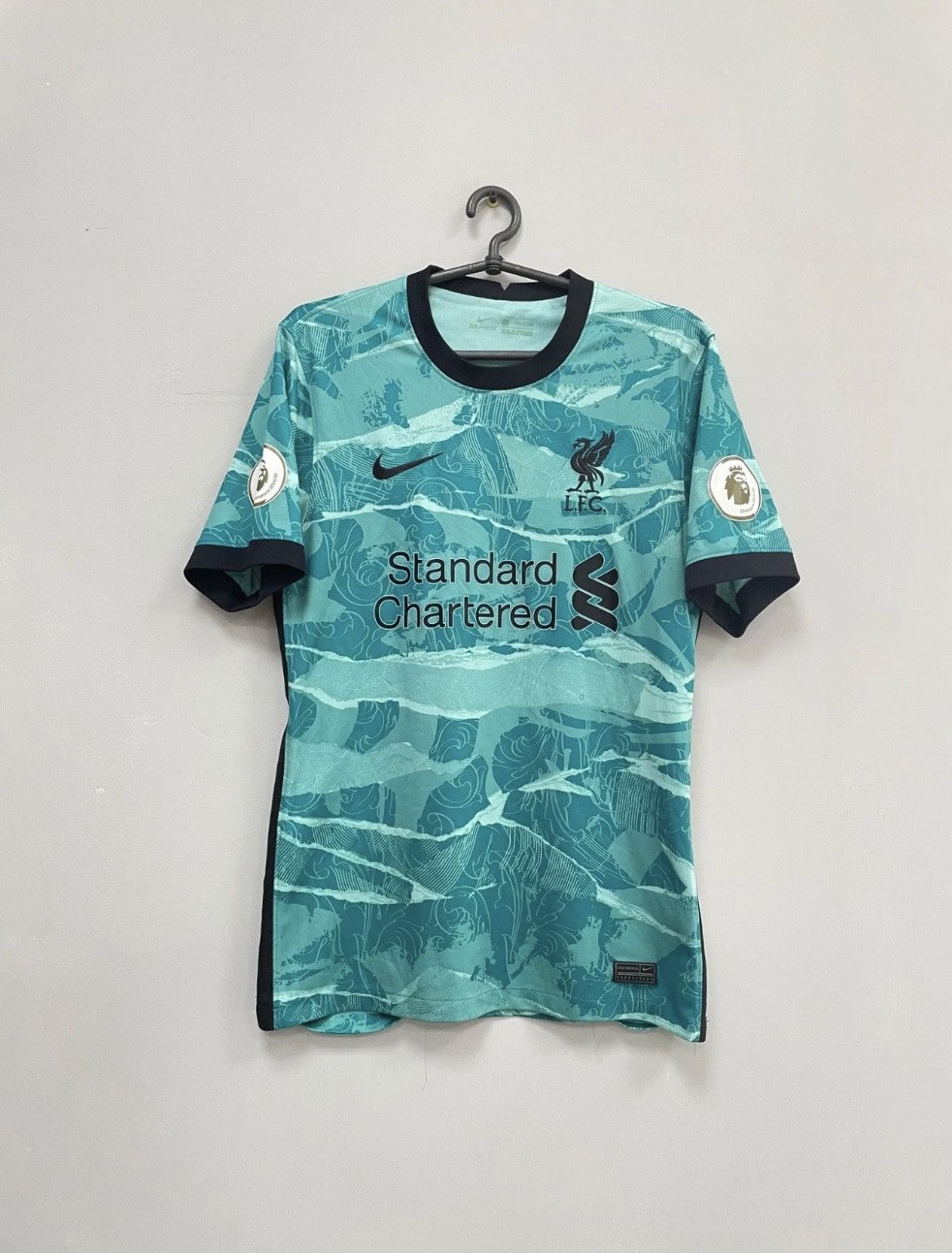 Nike Liverpool 2020/2021 Away Football Shirt Jersey #14 Henderson Size US S / EU 44-46 / 1 - 2 Thumbnail