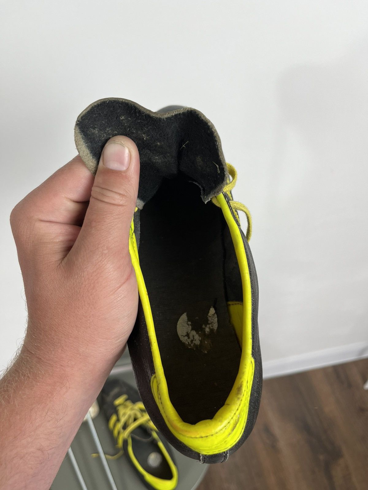 Adidas × Vintage Vintage Adidas Soccer Cleats Size 9 Black Yellow Austria Size US 9 / EU 42 - 13 Thumbnail