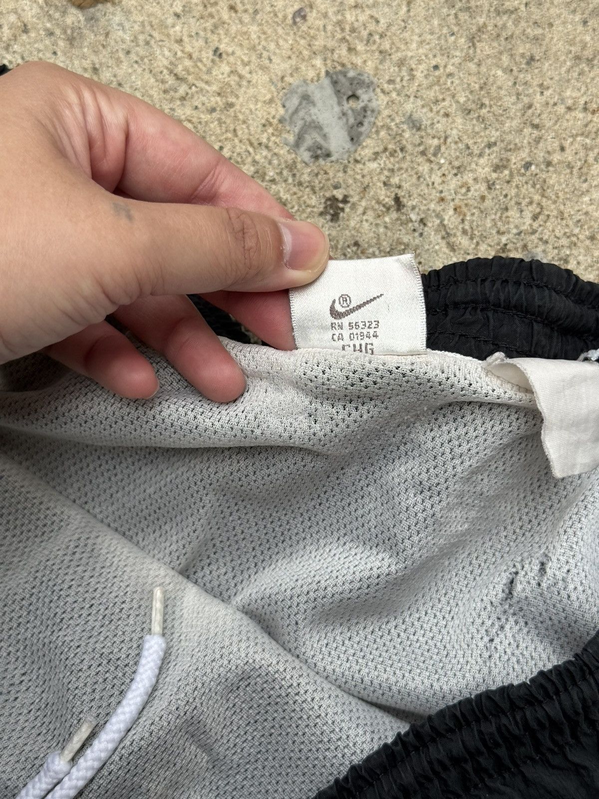 Nike Vintage Nike Spellouts Nylon 90's Short Pants Size US 34 / EU 50 - 8 Thumbnail