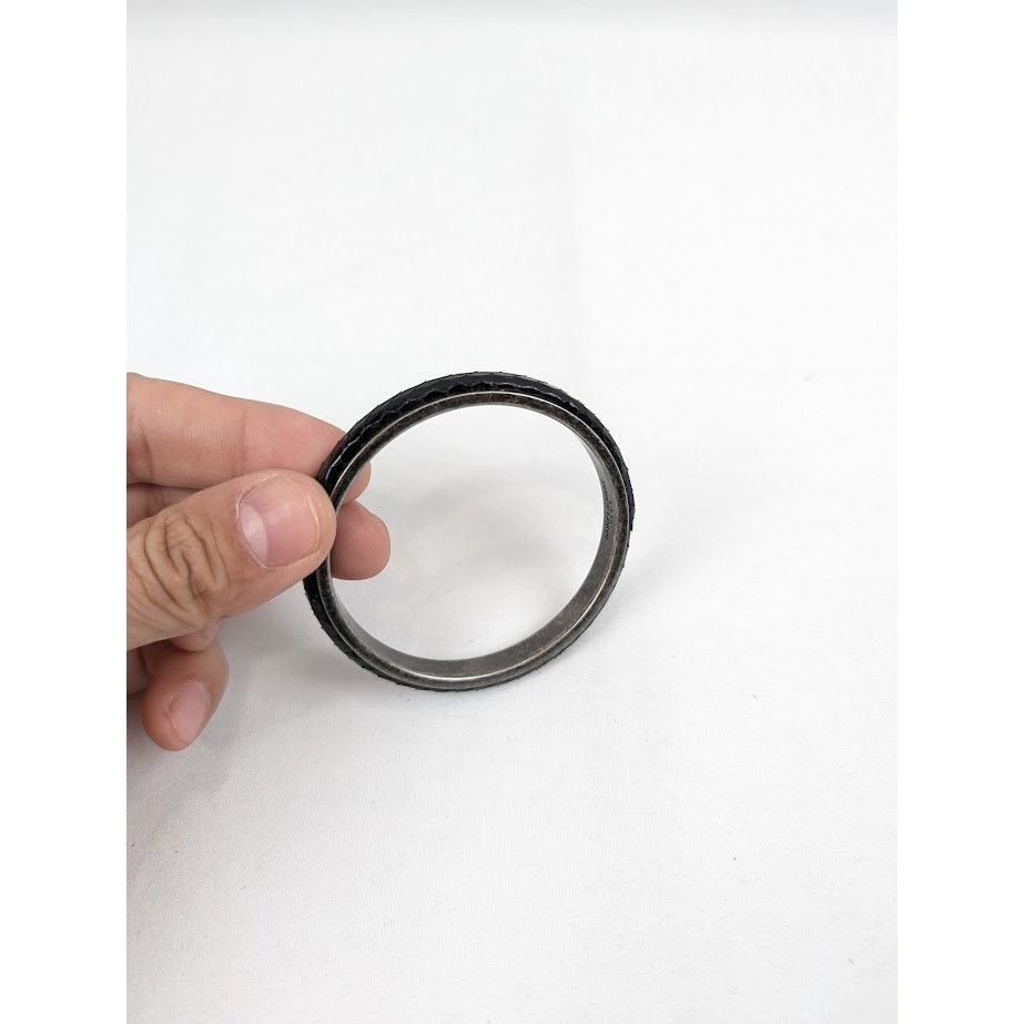 Saint Laurent Paris o1rshd1 Q:2 / Size: M / Metal Python Bangle in Black Size ONE SIZE - 6 Thumbnail