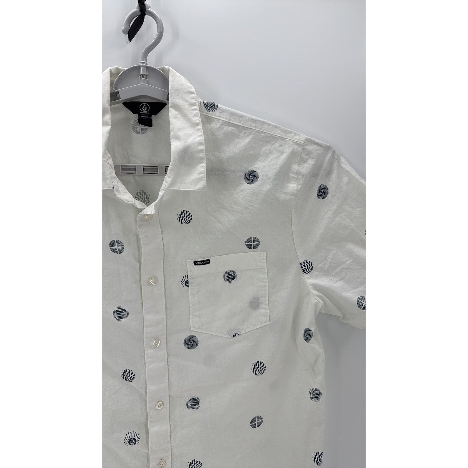 Volcom Volcom XL Button Up Beach Camp Shirt short sleeve casual Size US XL / EU 56 / 4 - 3 Thumbnail