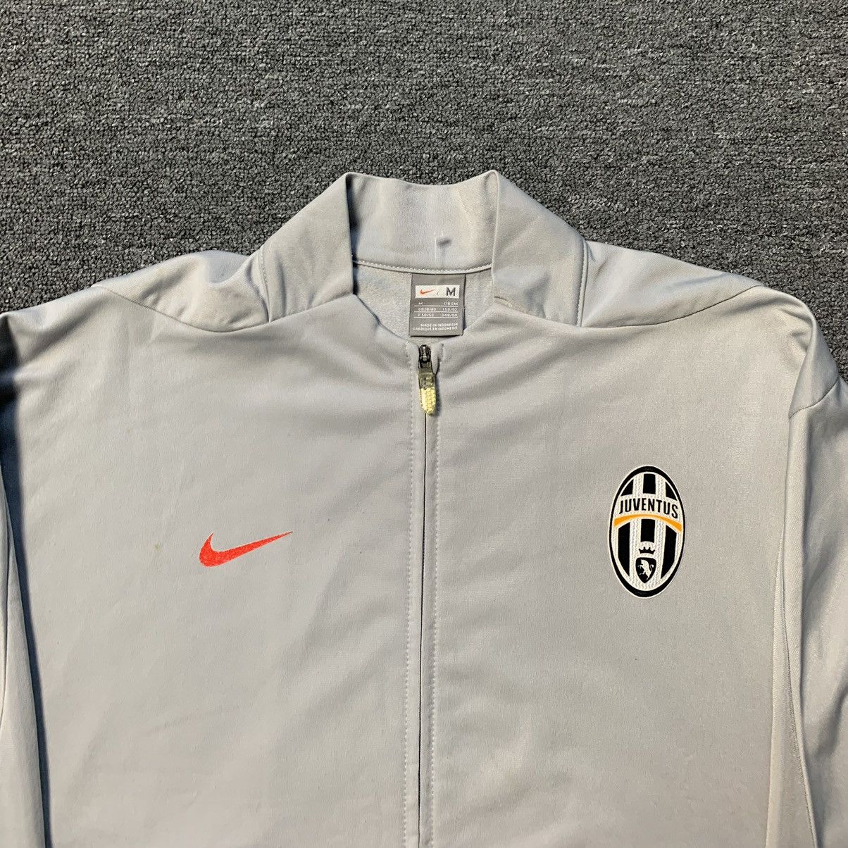 Nike Vintage Nike Juventus Jacket Track Top Rare Zip Football Size US M / EU 48-50 / 2 - 3 Thumbnail