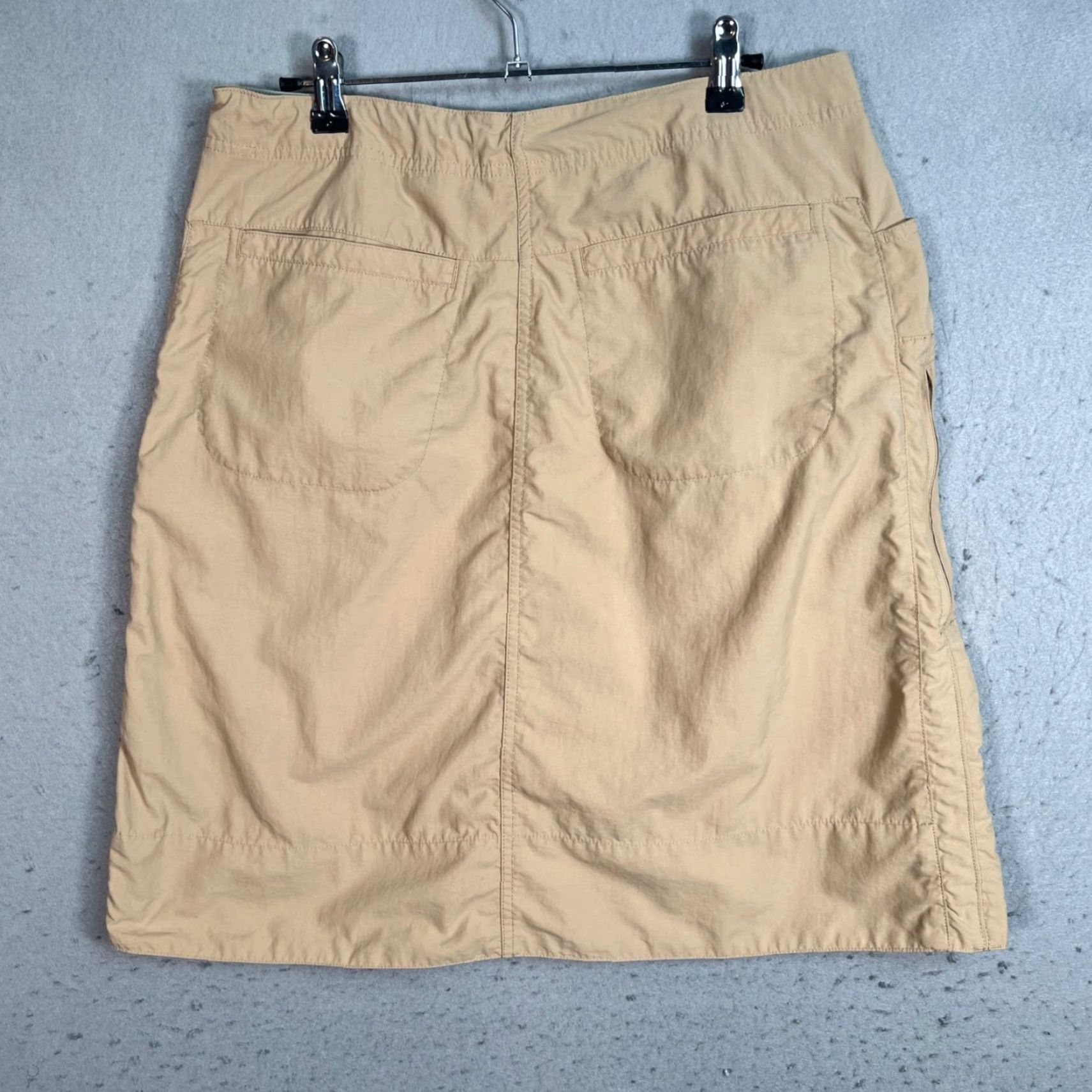 Mountain Hardwear VINTAGE Mountain Hard Wear Skirt Women Adult 8 Beige Nylon Knee-Length Cargo Casual Womens Size 30" / US 8 / IT 44 - 2 Thumbnail
