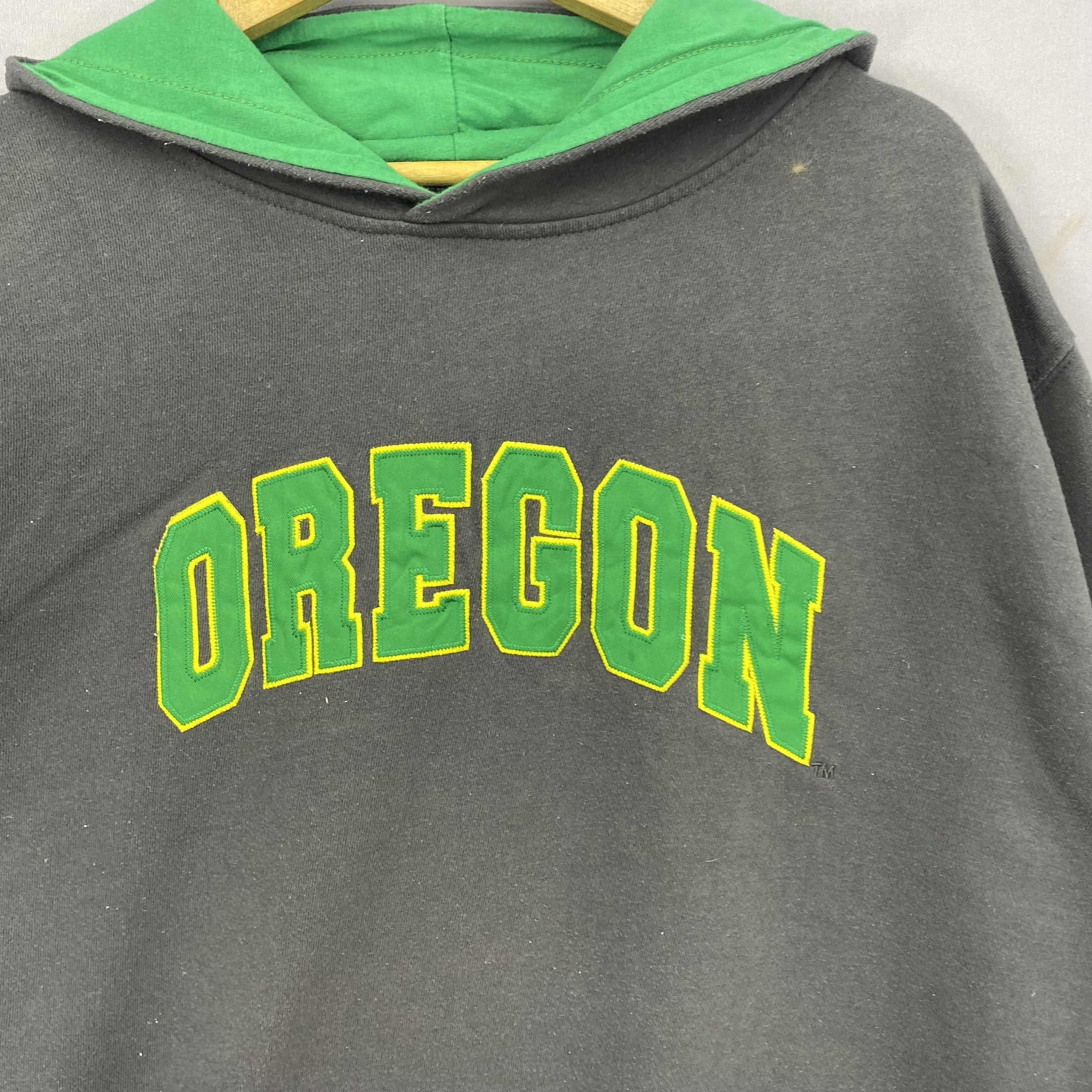 NCAA Vintage Oregon Ducks Football Sweater NCAA Green Pullover Size US XL / EU 56 / 4 - 6 Thumbnail