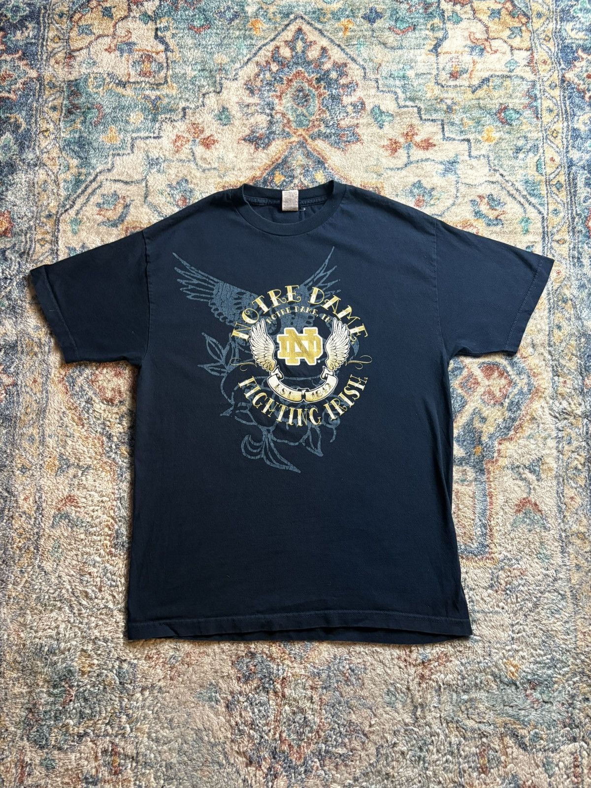 Vintage Vintage Notre Dame Fighting Irish Wings T-shirt Medium Size US L / EU 52-54 / 3 - 1 Thumbnail