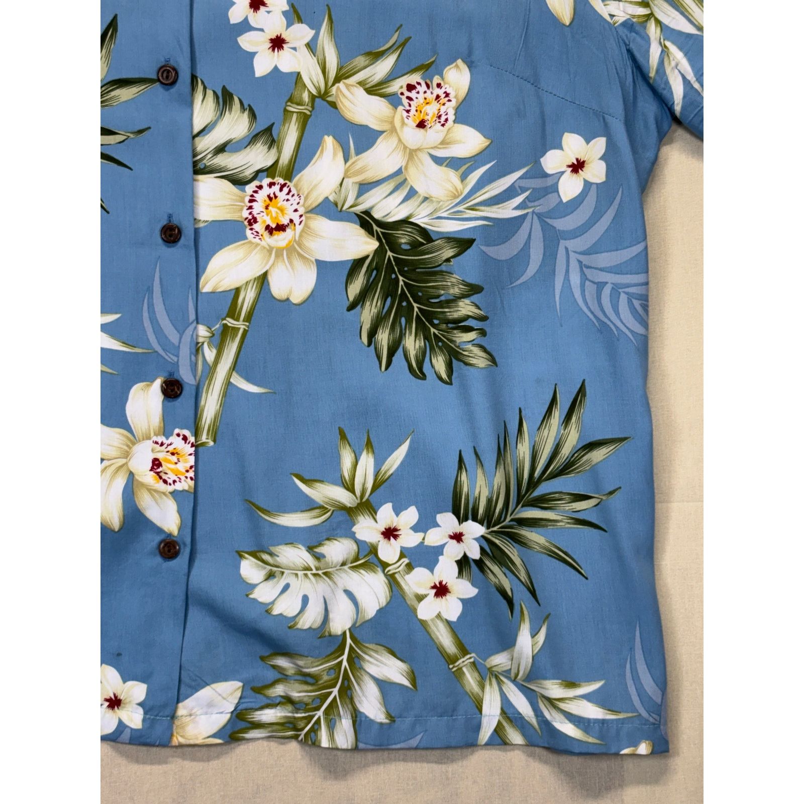 The Unbranded Brand Winnie Fashion Hawaii Men’s Aloha Shirt Blue Floral Rayon XL Size US XL / EU 56 / 4 - 11 Thumbnail